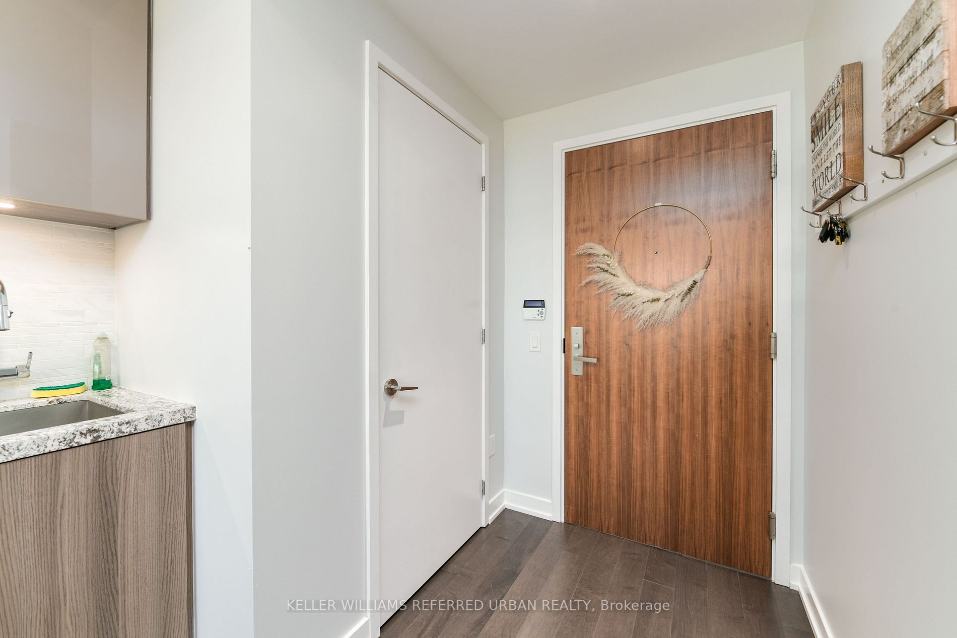 15 Queen's Quay Ave E, #1401