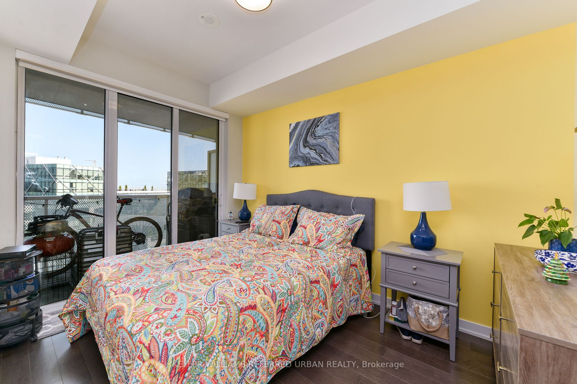 15 Queen's Quay Ave E, #1401