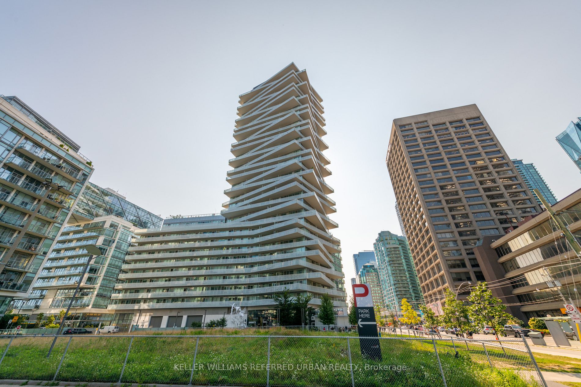 15 Queen's Quay Ave E, #1401