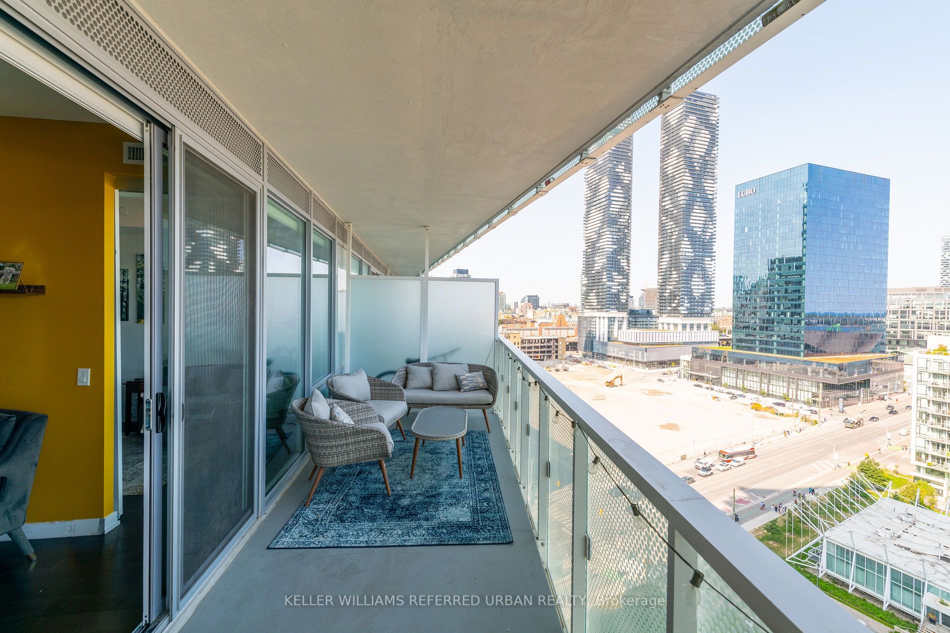 15 Queen's Quay Ave E, #1401