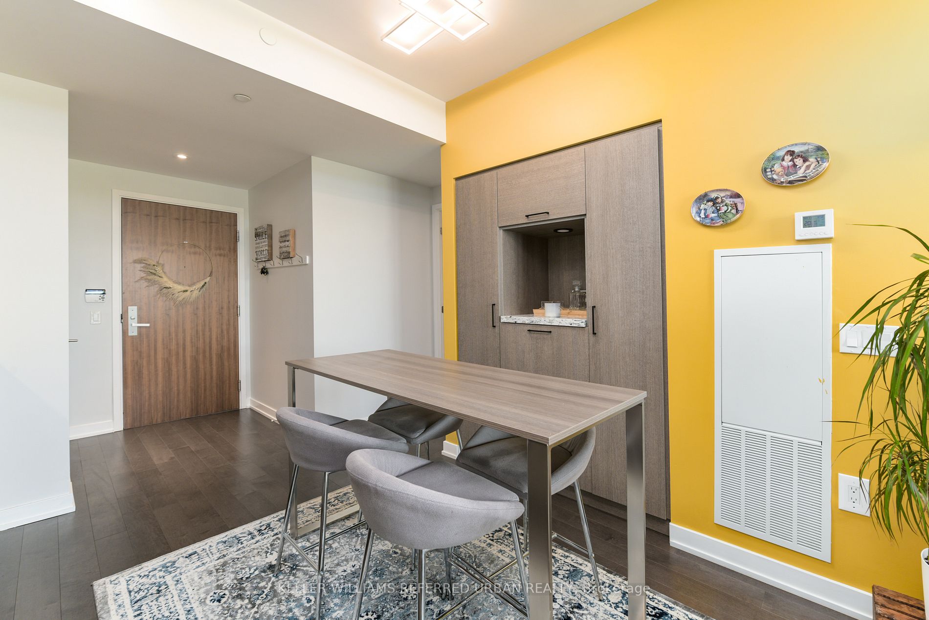 15 Queen's Quay Ave E, #1401