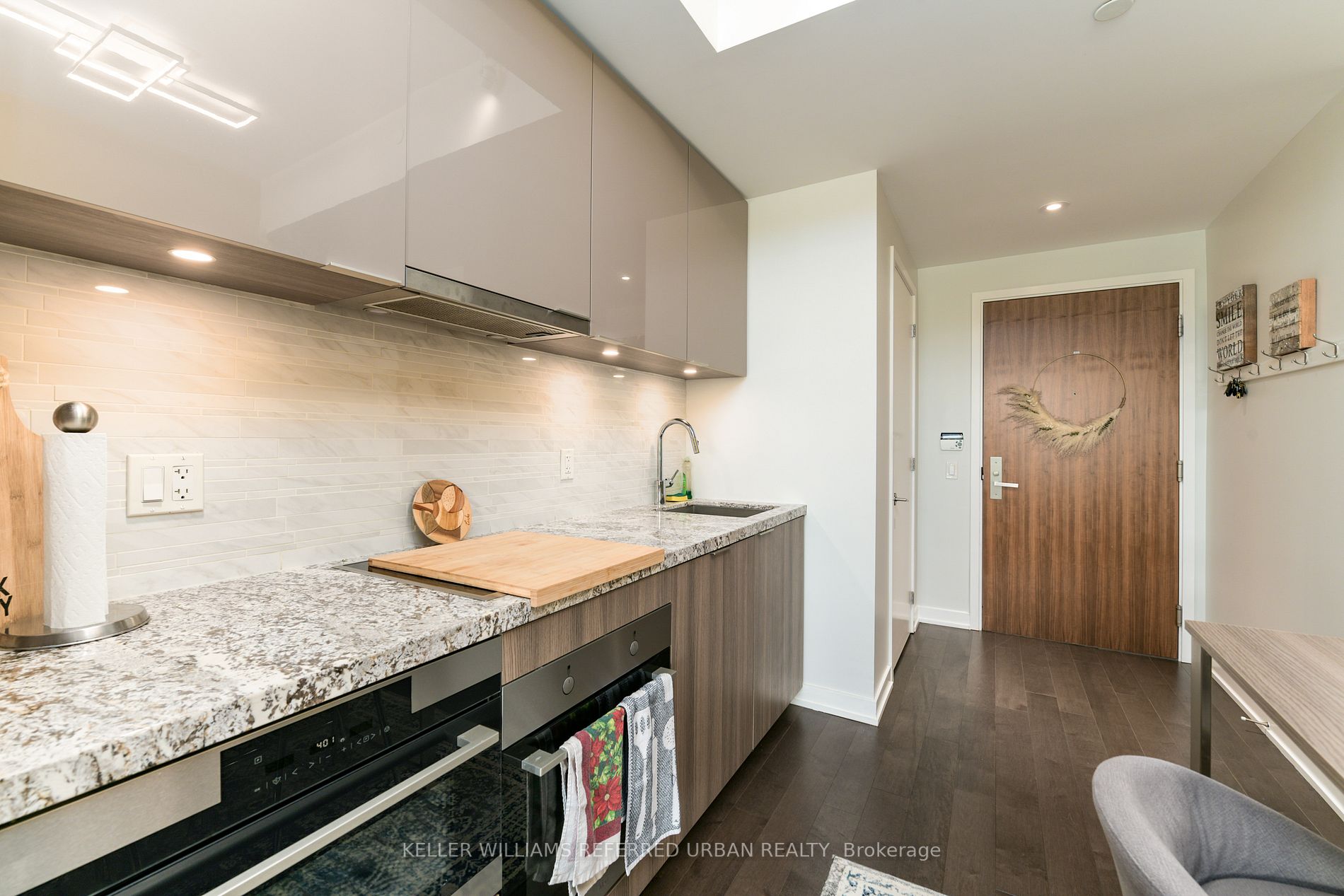 15 Queen's Quay Ave E, #1401