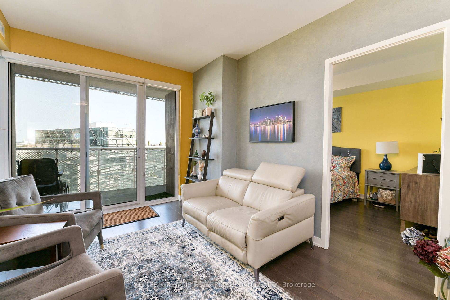 15 Queen's Quay Ave E, #1401