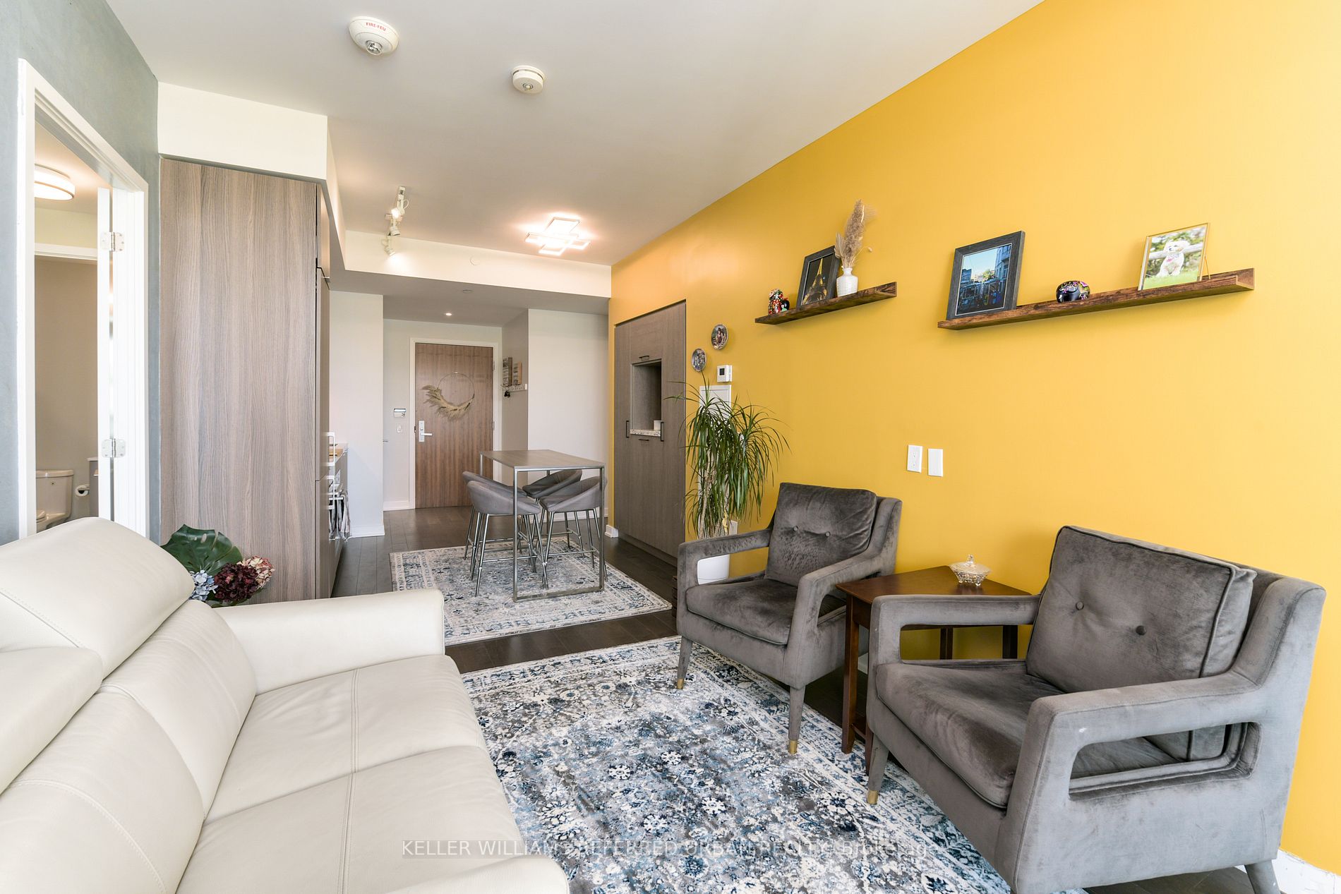 15 Queen's Quay Ave E, #1401