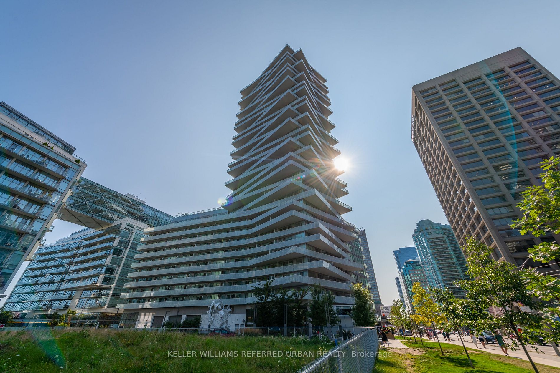 15 Queen's Quay Ave E, #1401