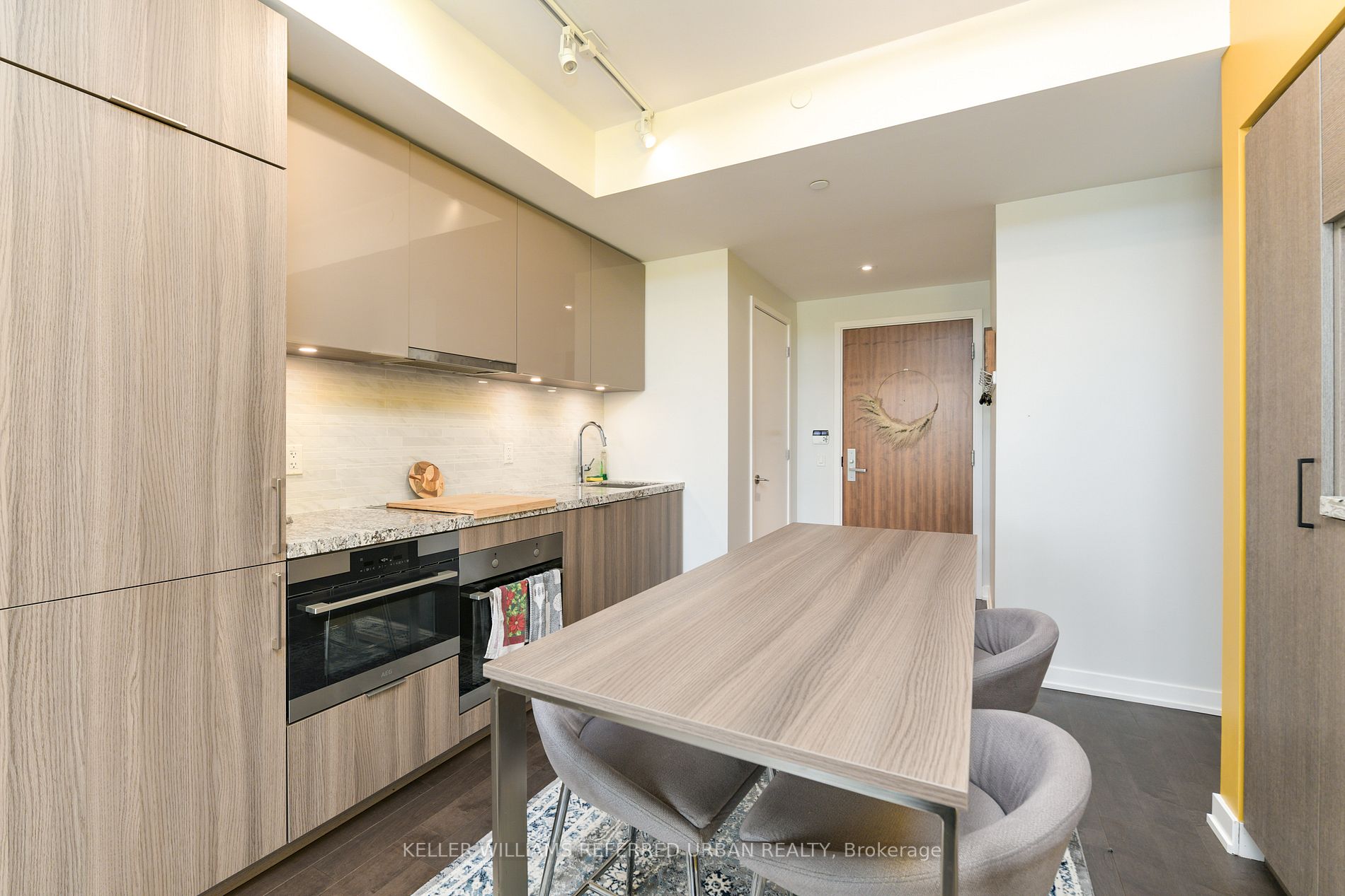 15 Queen's Quay Ave E, #1401