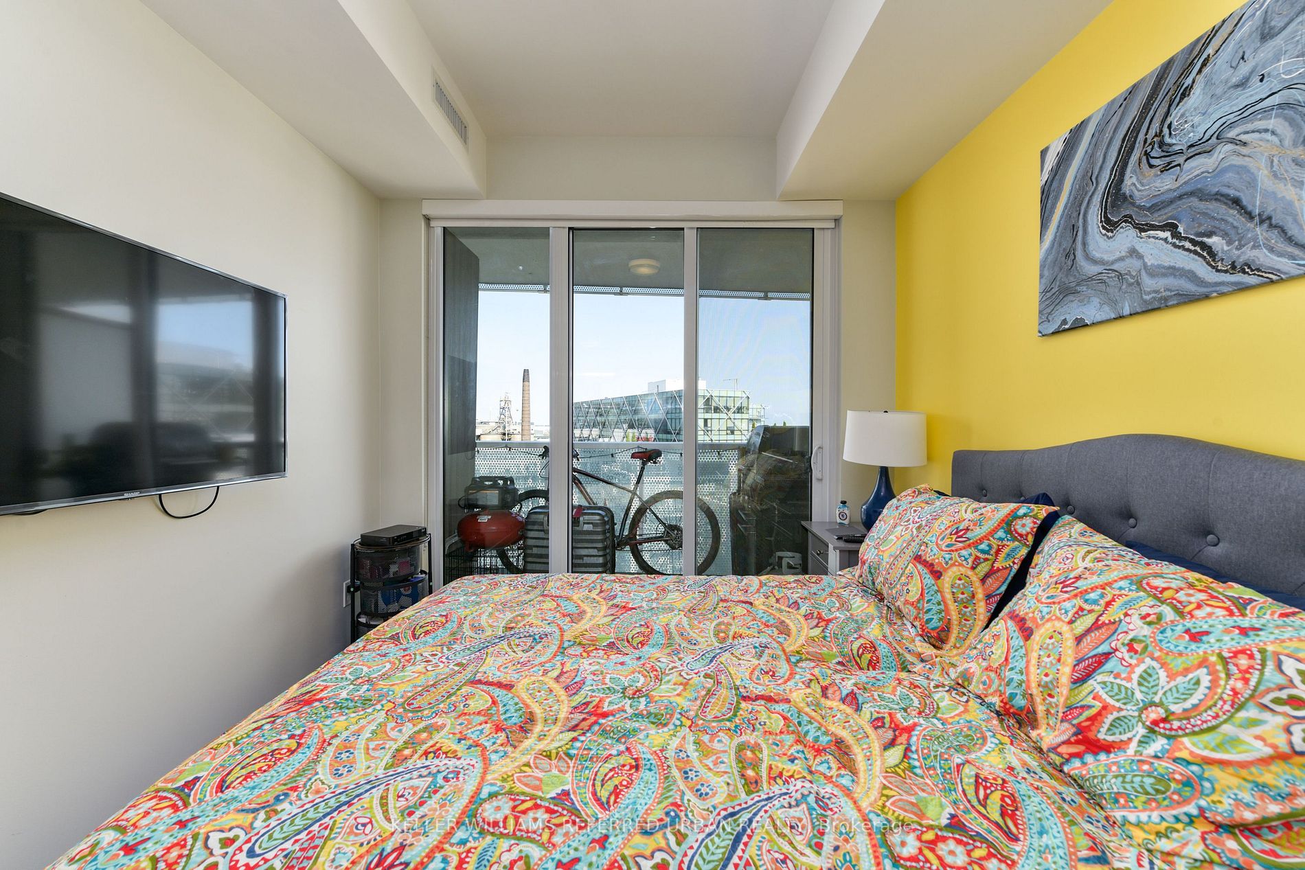 15 Queen's Quay Ave E, #1401