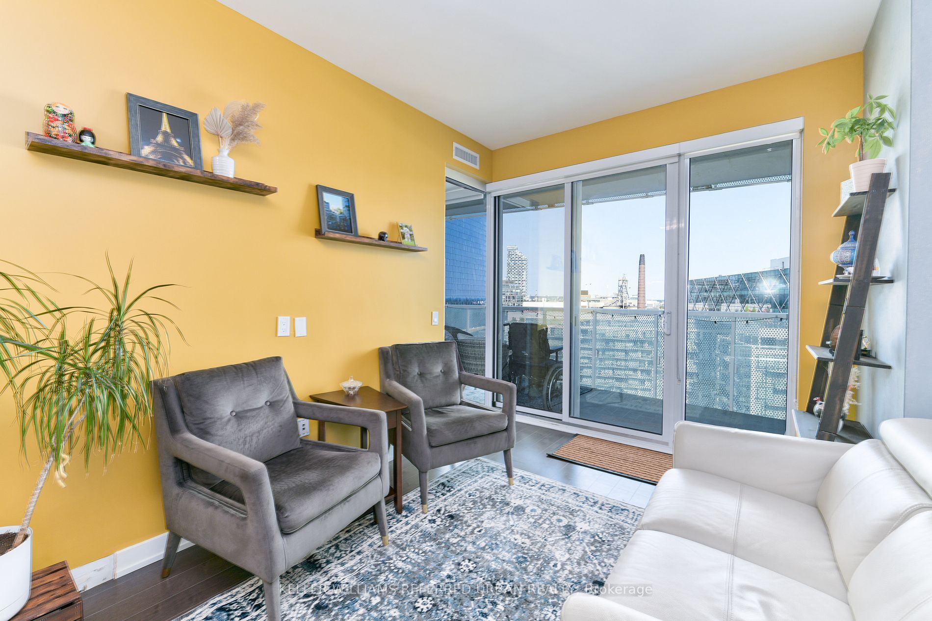 15 Queen's Quay Ave E, #1401