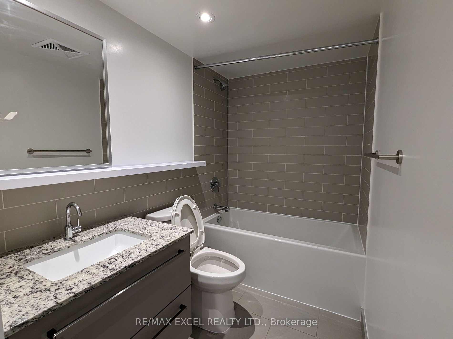120 Varna Dr, #907