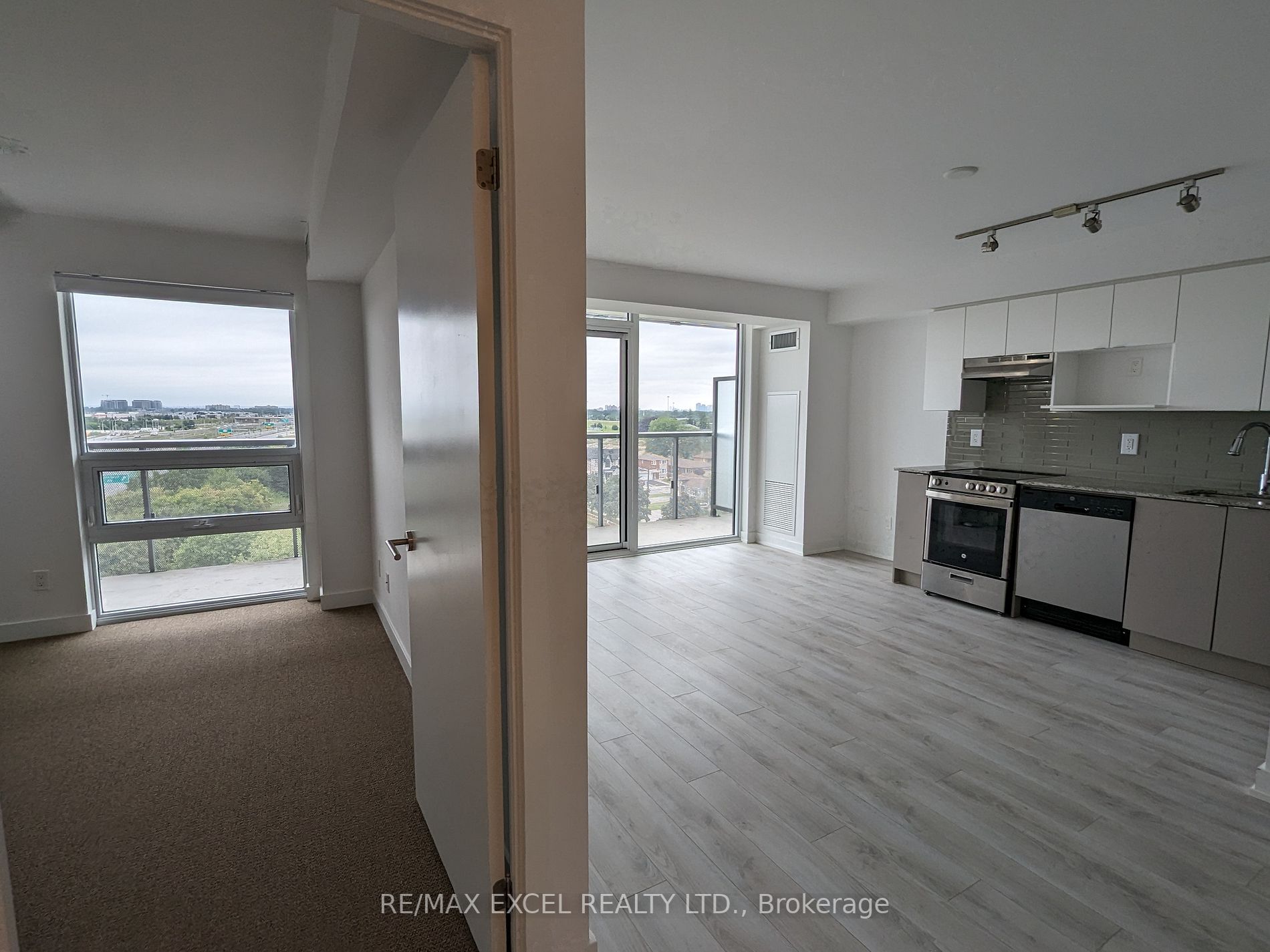 120 Varna Dr, #907