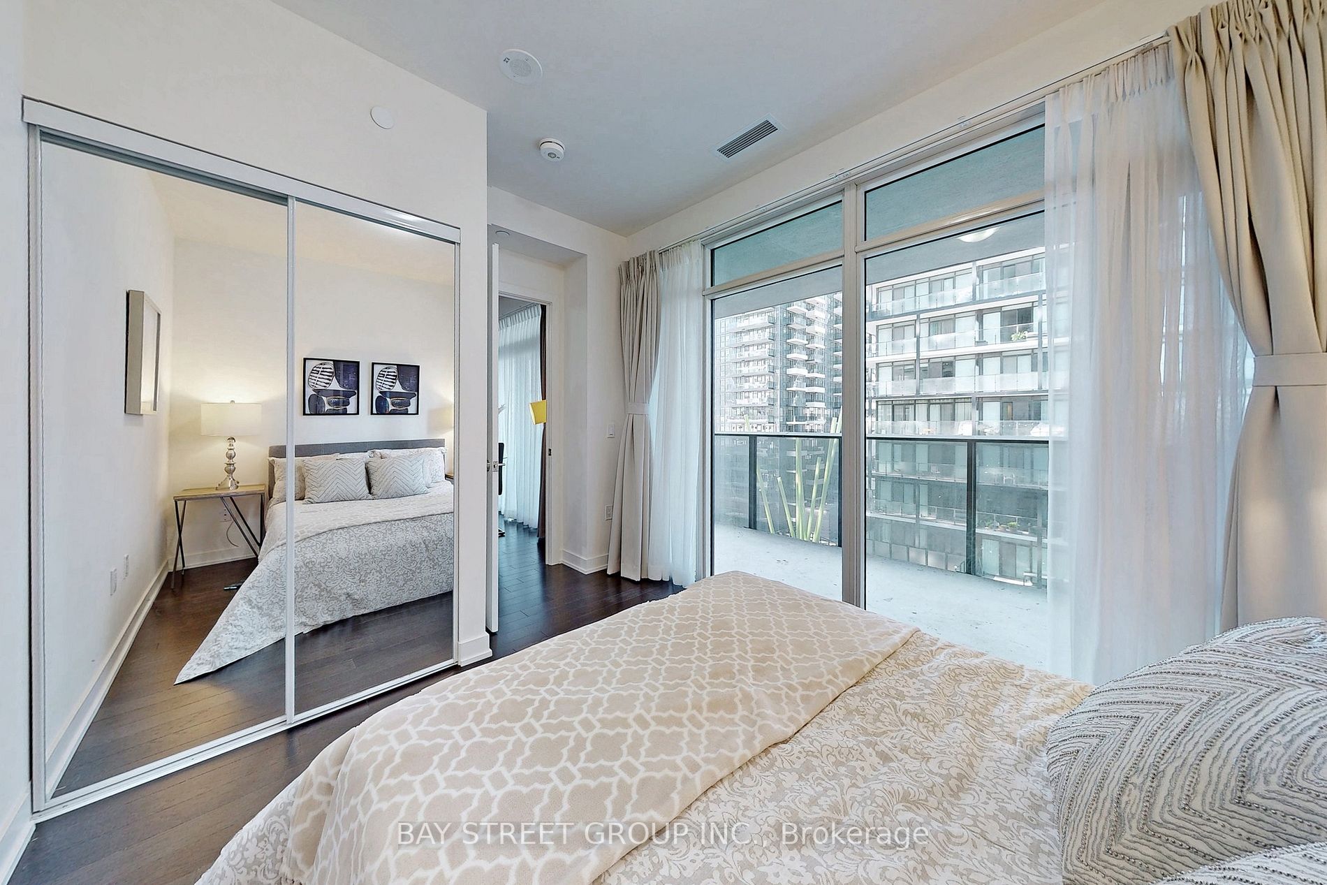 330 Richmond St, #1103