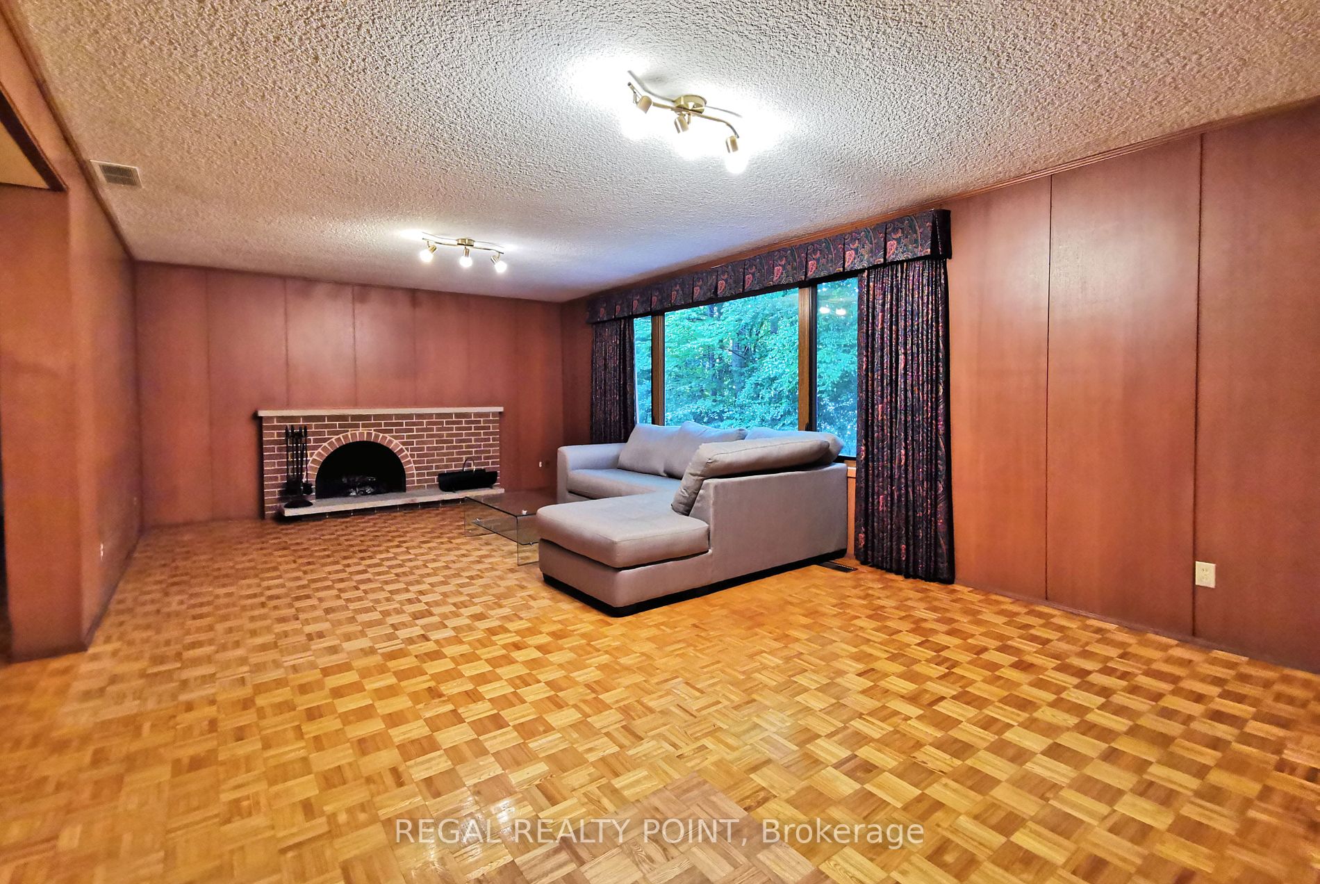 15 Artinger Court