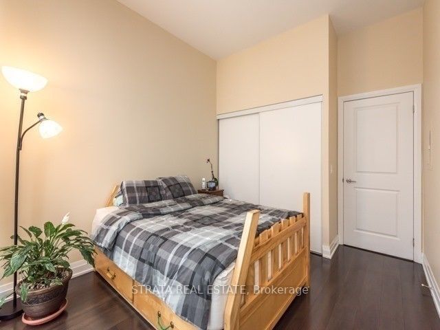 530 St Clair Ave, #Ph04