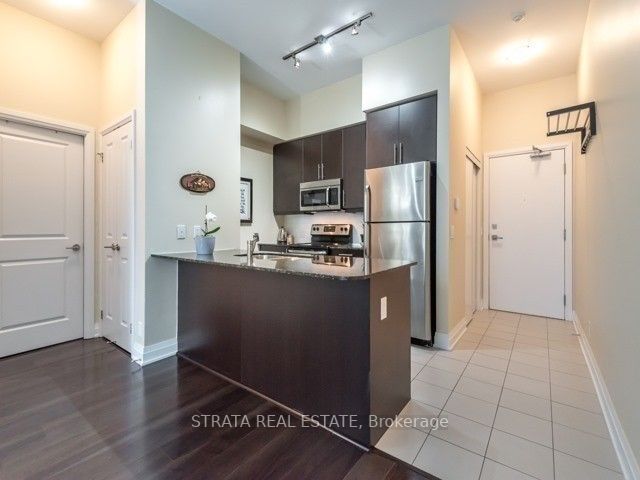530 St Clair Ave, #Ph04