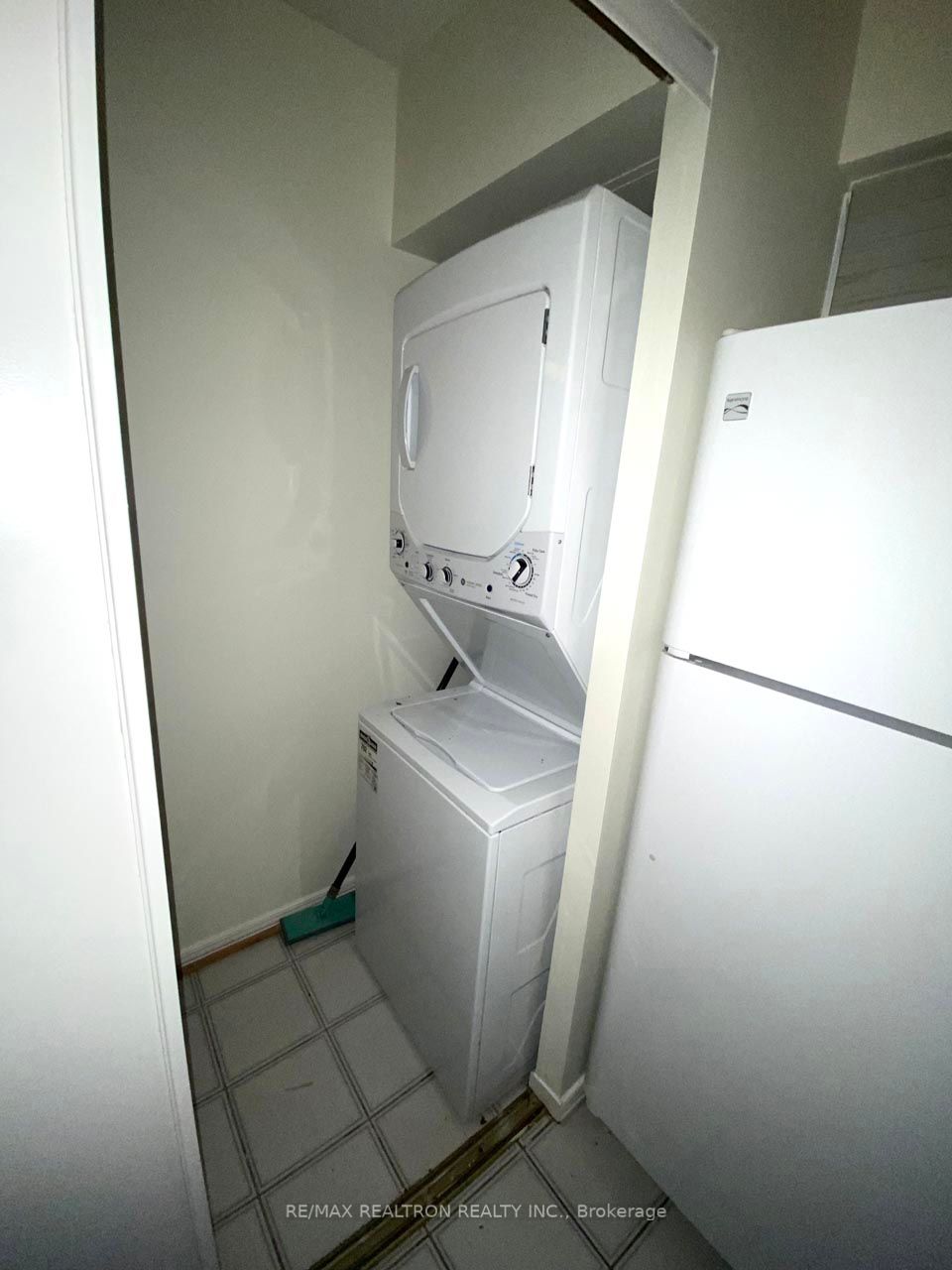 30 Greenfield Avenue, #1412