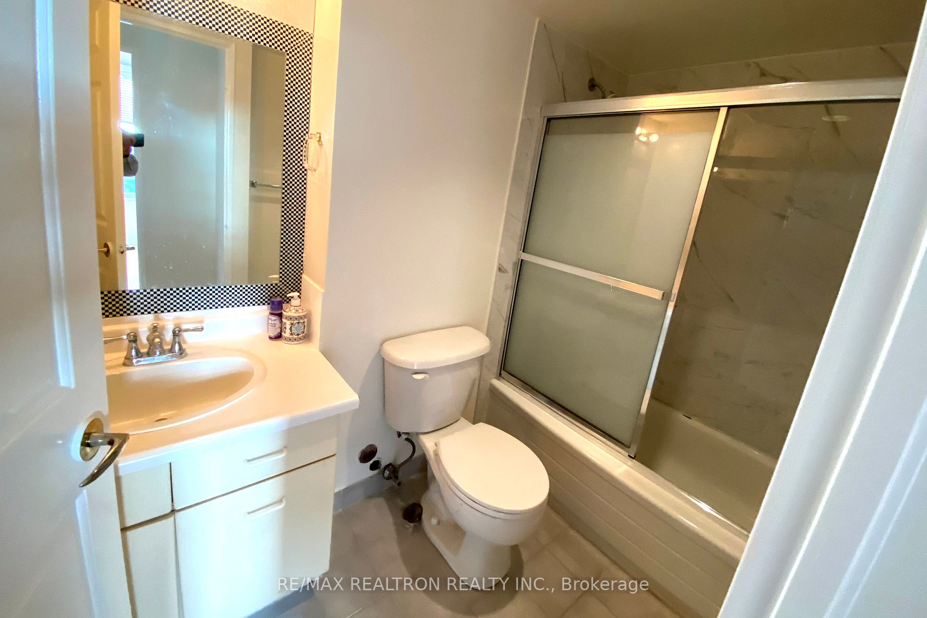 30 Greenfield Avenue, #1412