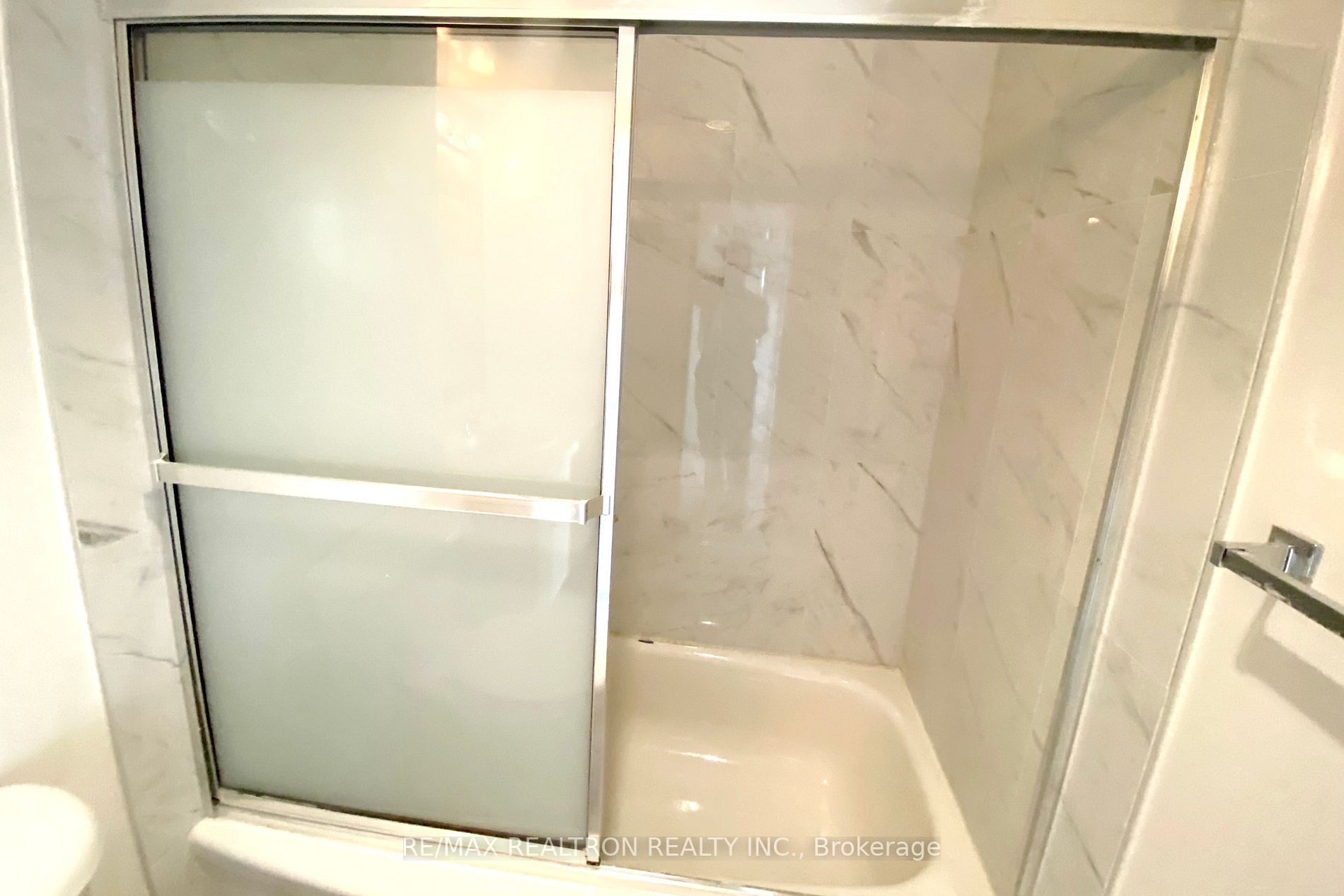 30 Greenfield Avenue, #1412