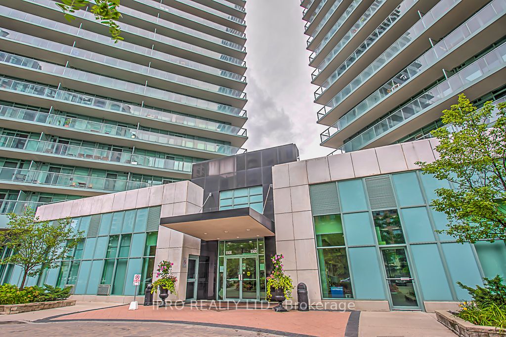 5500 Yonge St, #807