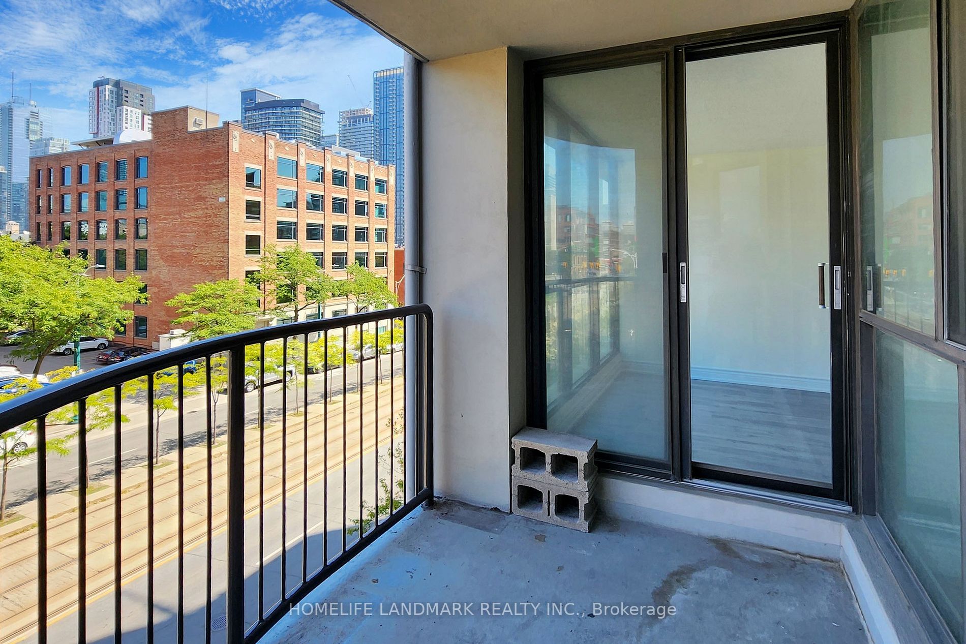 188 Spadina Ave, #303