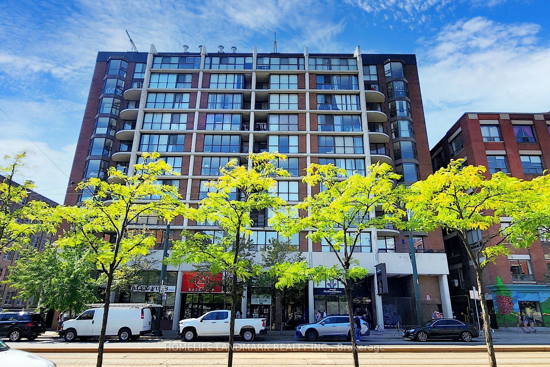 188 Spadina Ave, #303