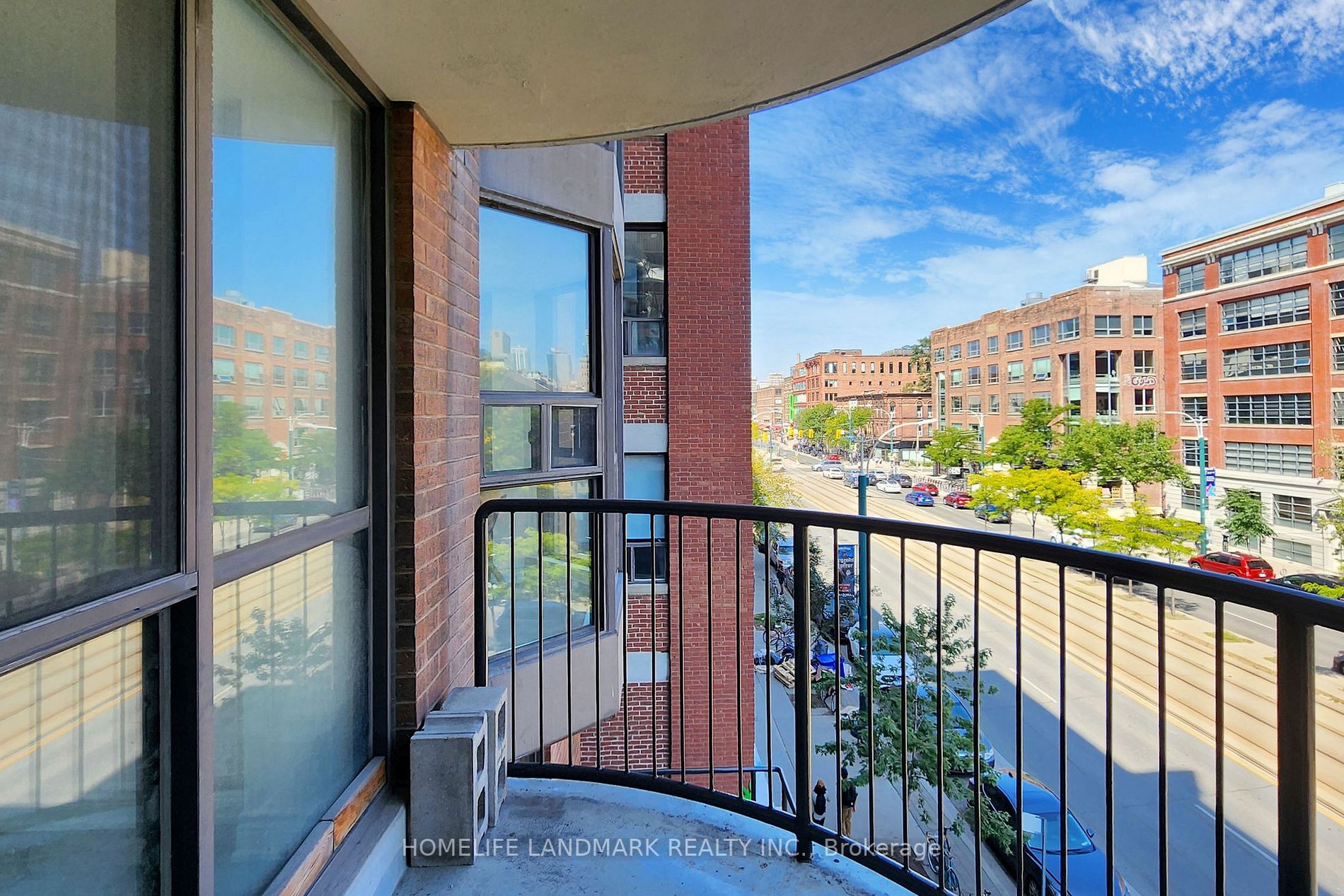 188 Spadina Ave, #303