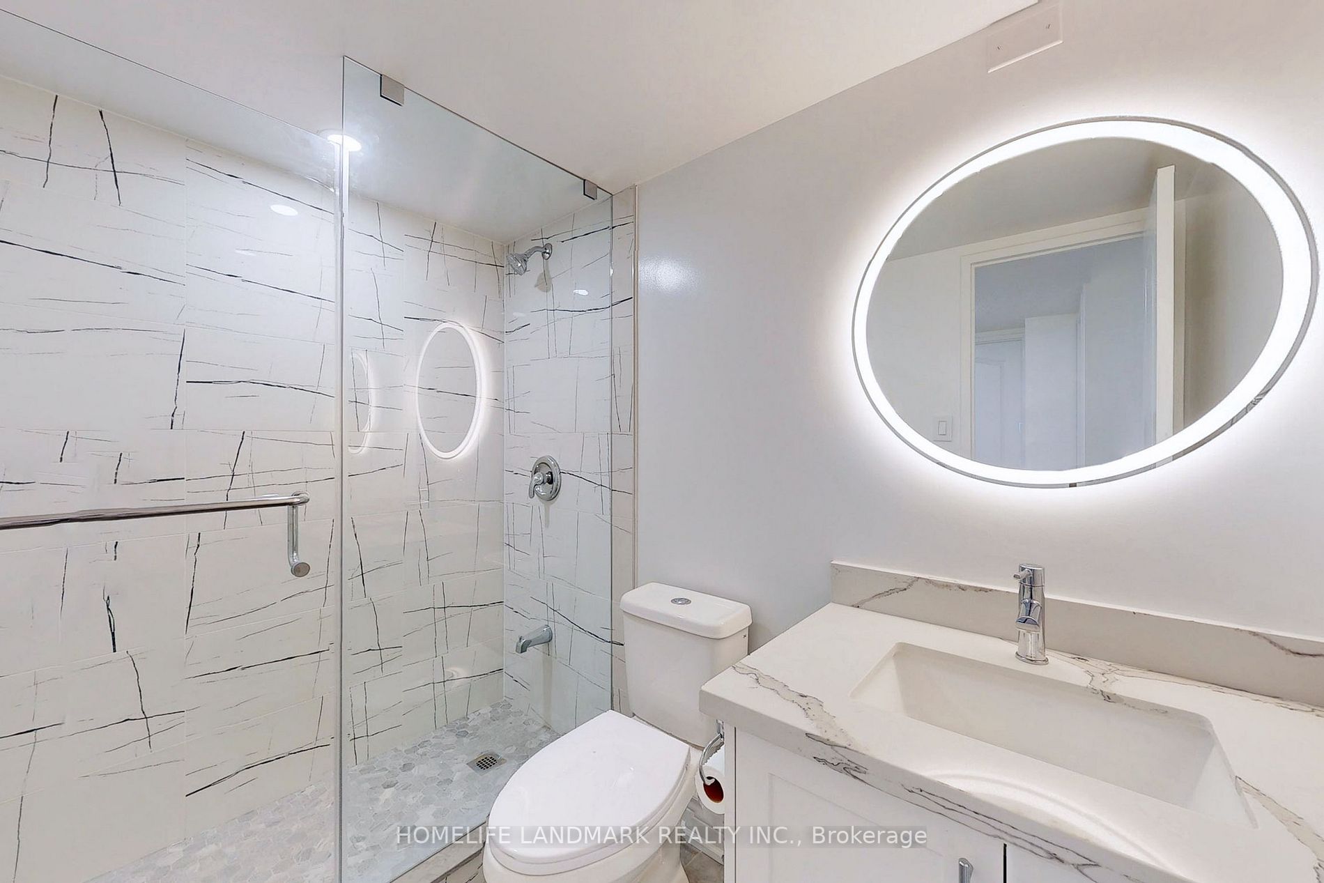 188 Spadina Ave, #303