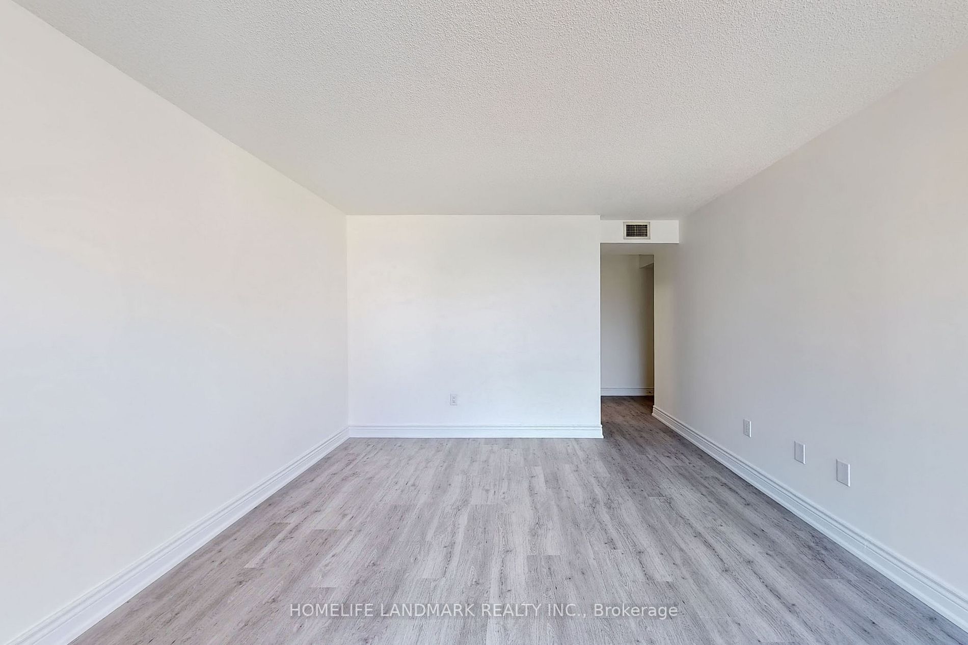 188 Spadina Ave, #303