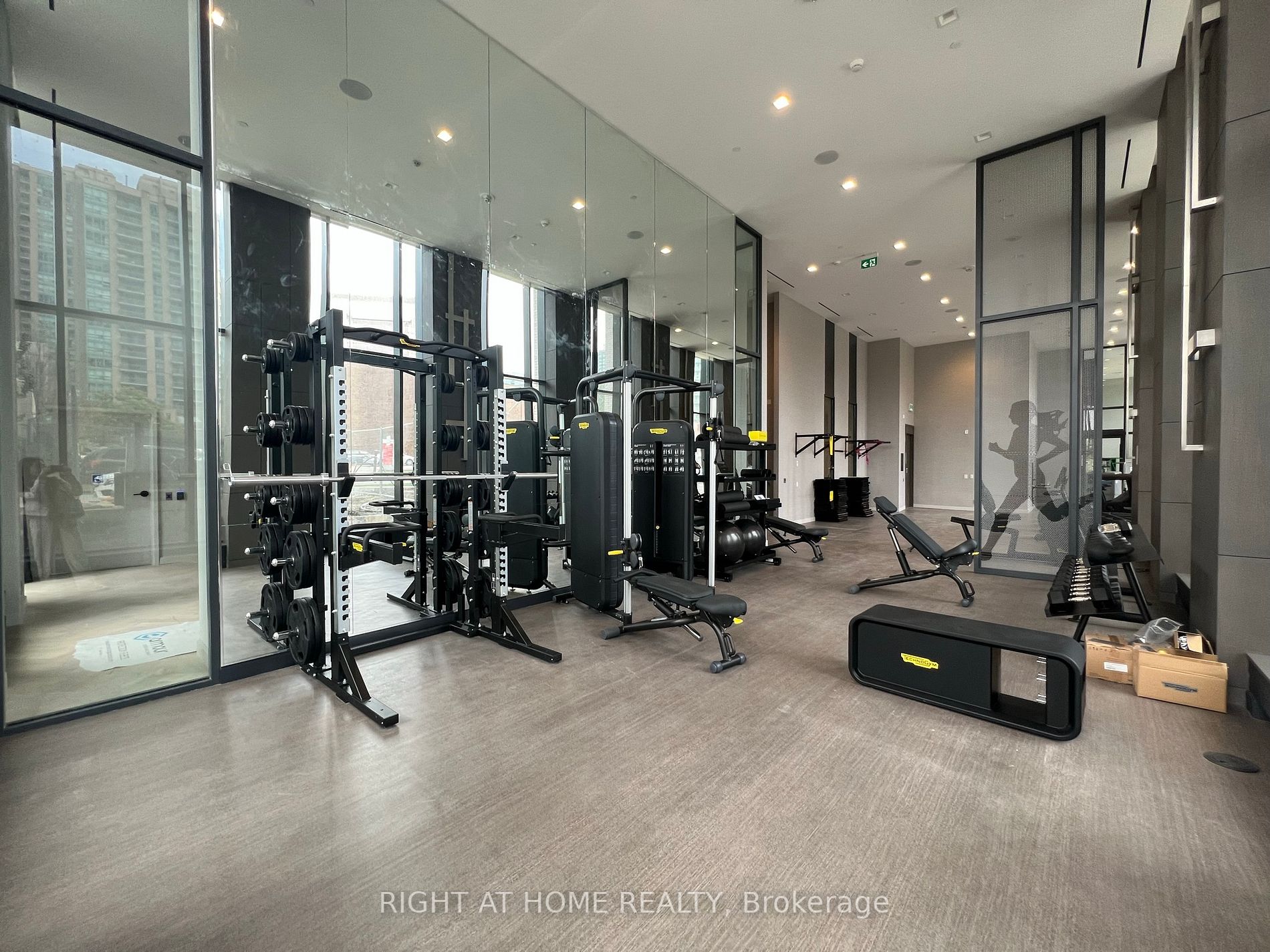 15 Holmes Avenue, #2407