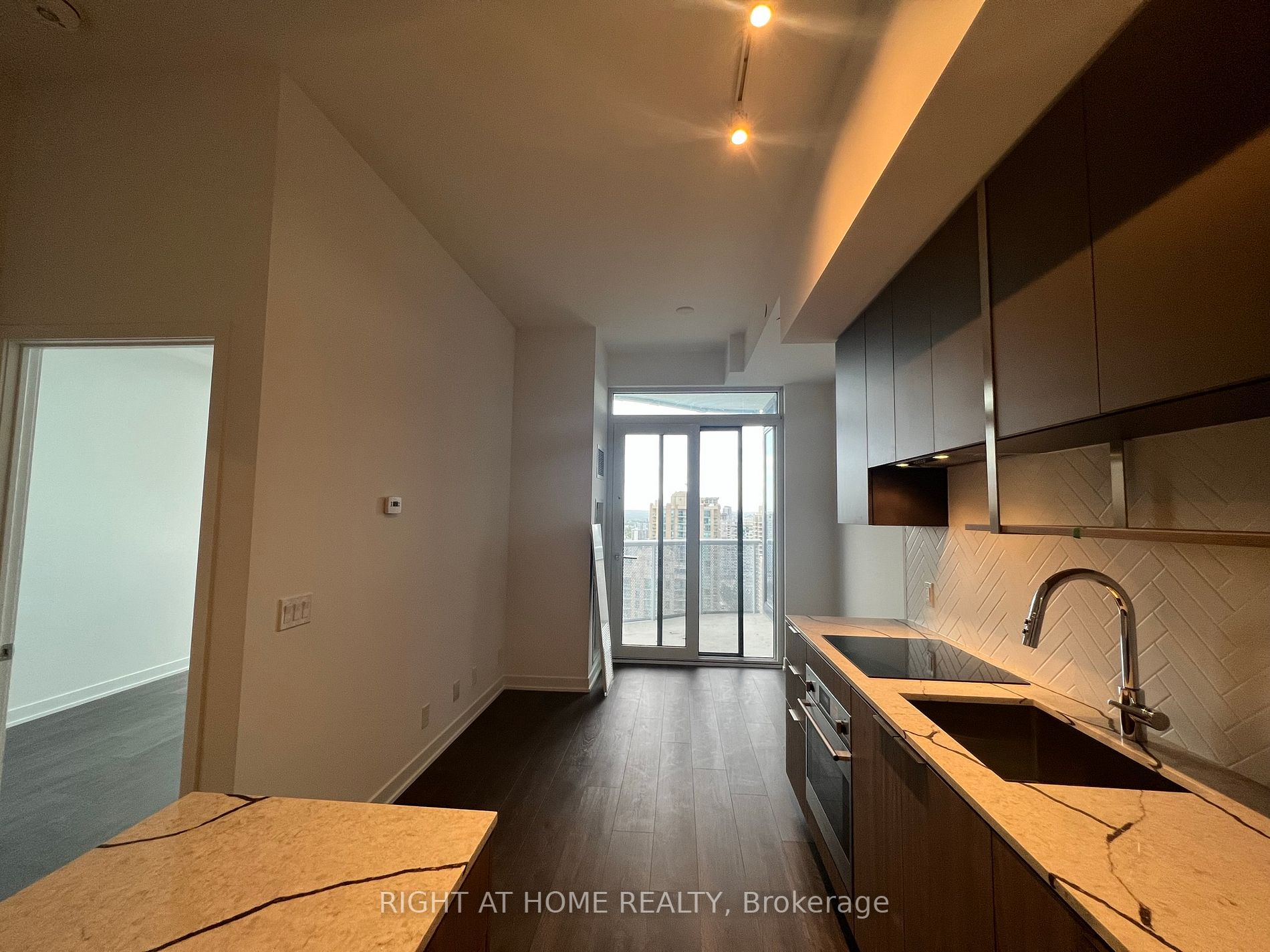 15 Holmes Avenue, #2407