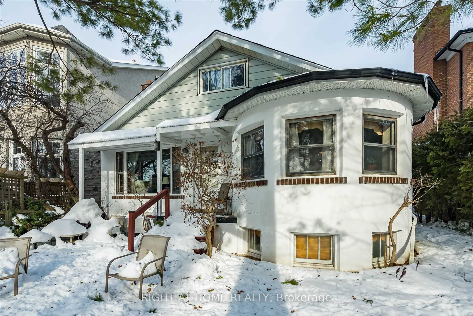 42 Gwendolen Crescent