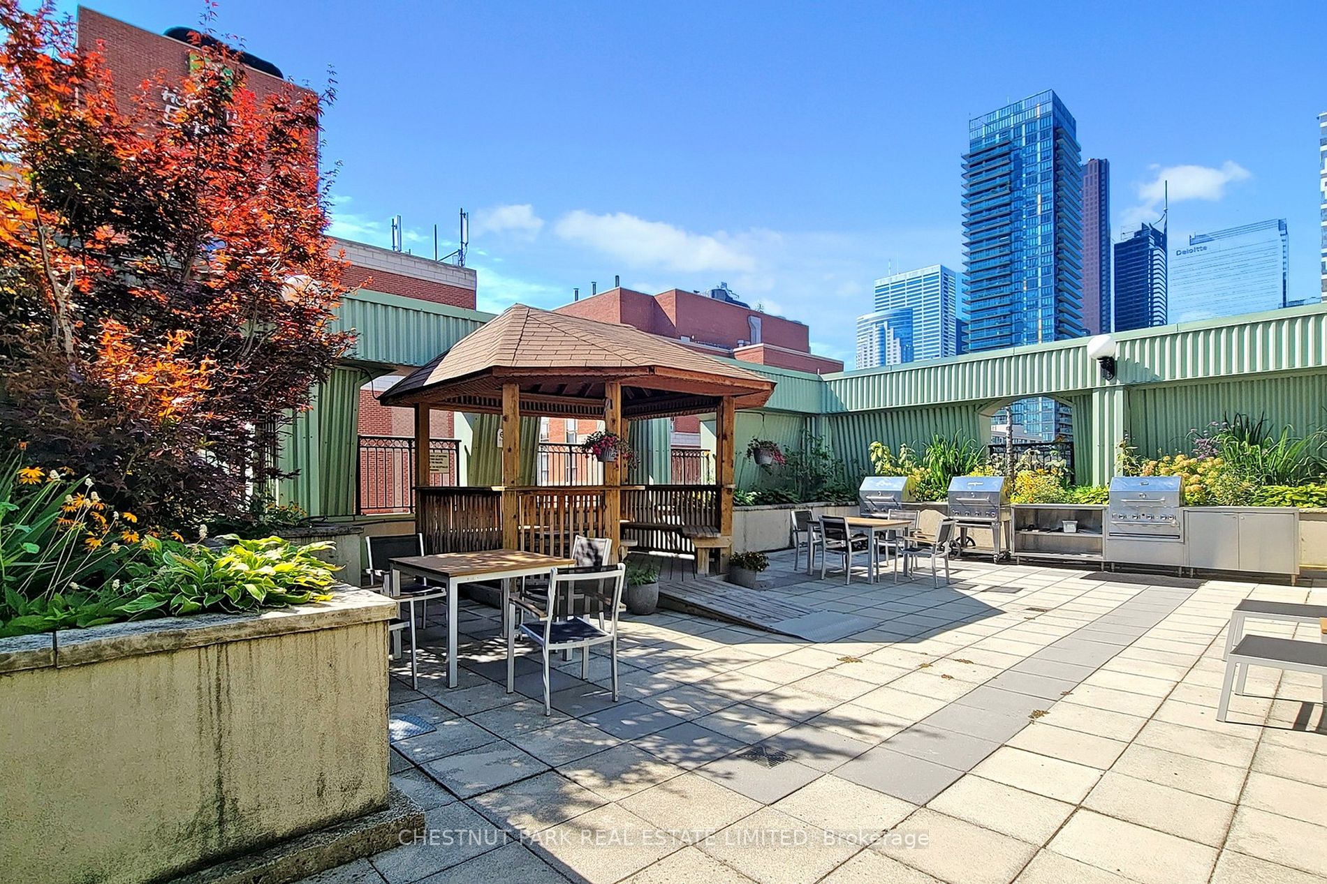 120 Lombard St, #702