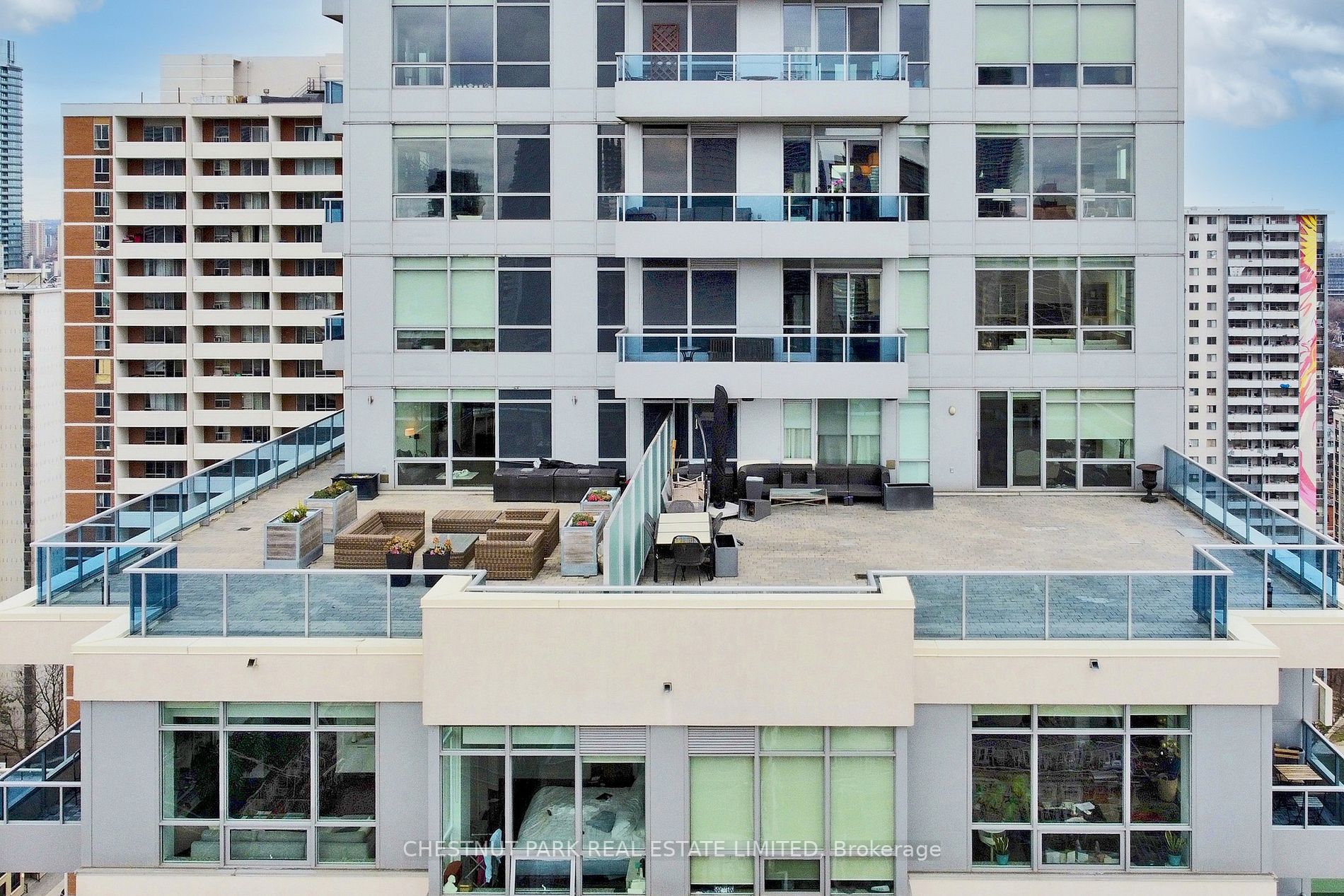 500 Sherbourne St, #2506