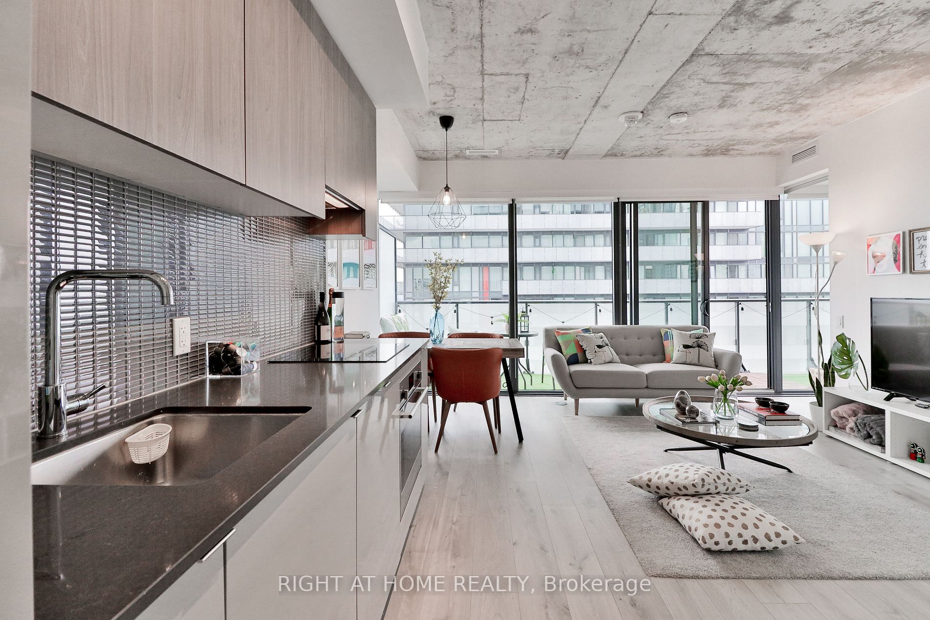 161 Roehampton Ave, #3205