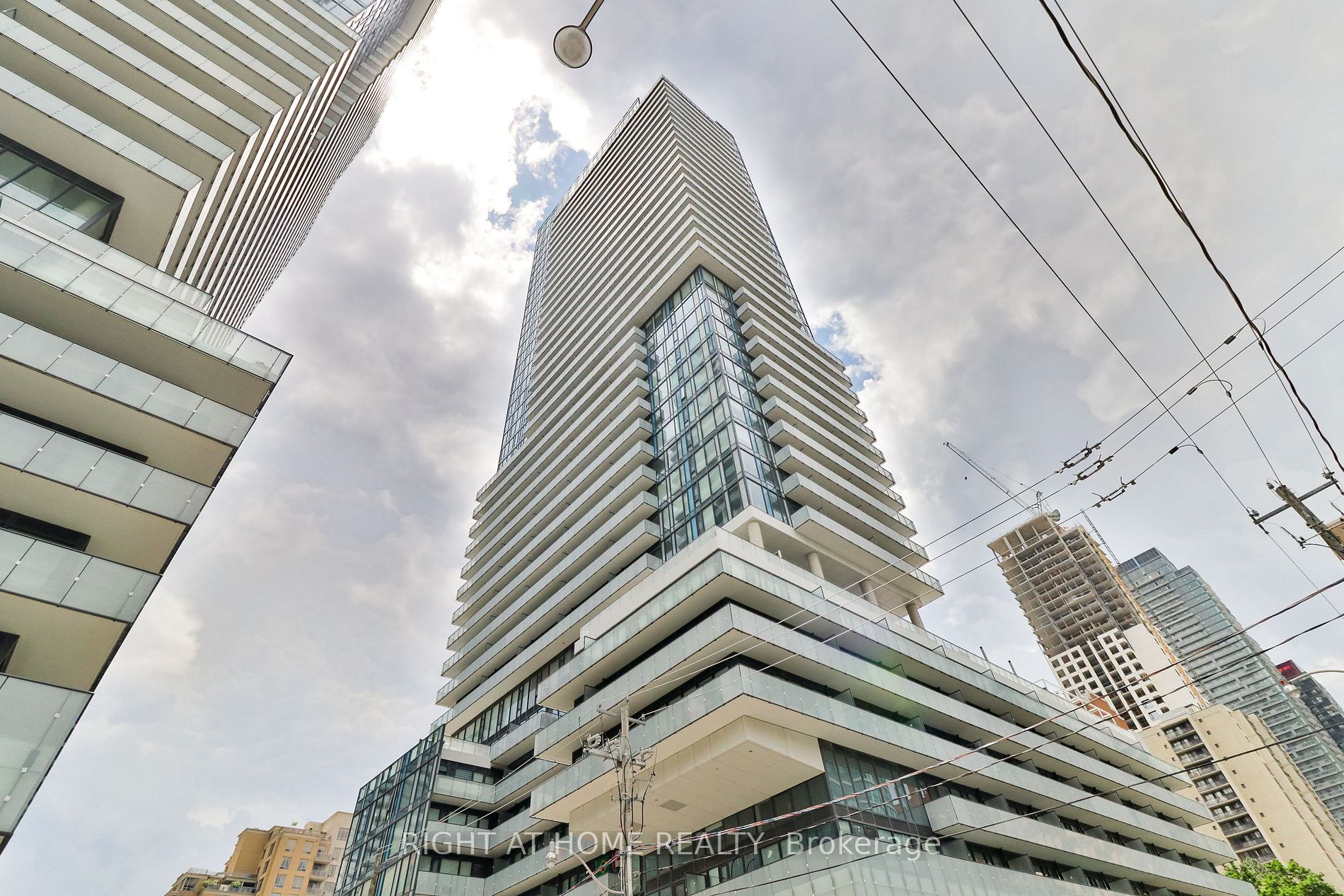 161 Roehampton Ave, #3205