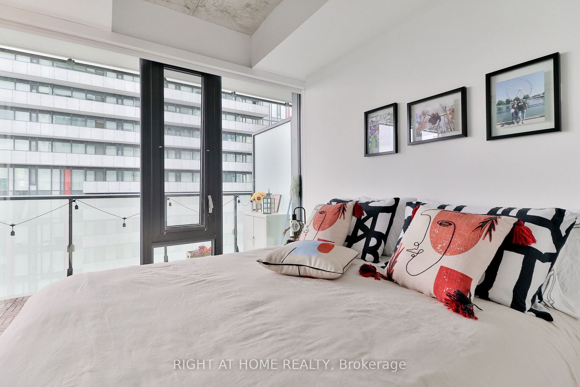 161 Roehampton Ave, #3205