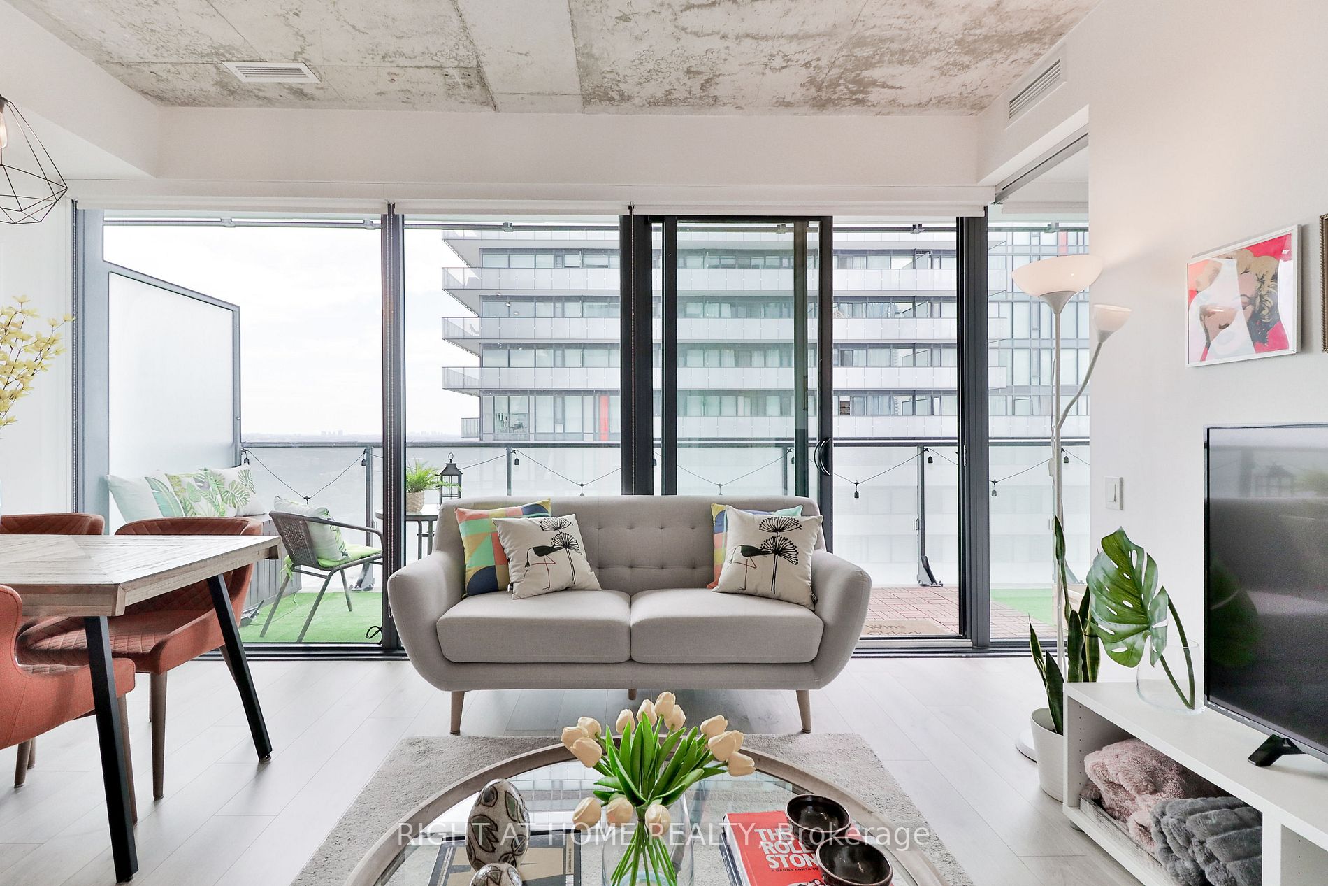 161 Roehampton Ave, #3205