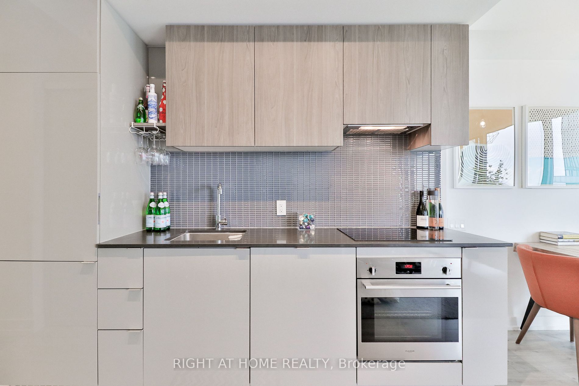 161 Roehampton Ave, #3205