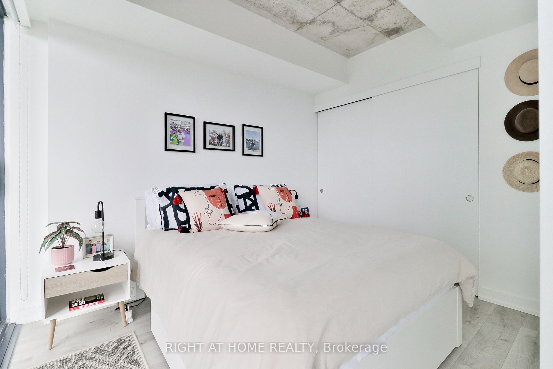 161 Roehampton Ave, #3205