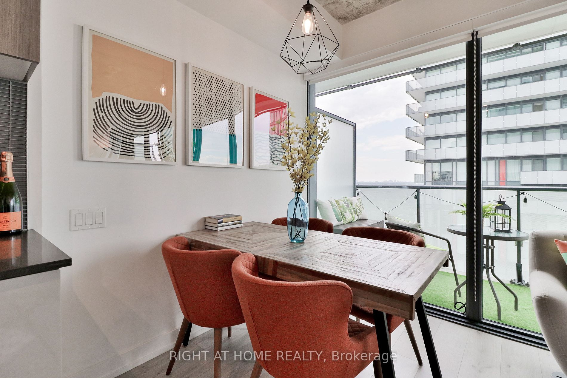 161 Roehampton Ave, #3205