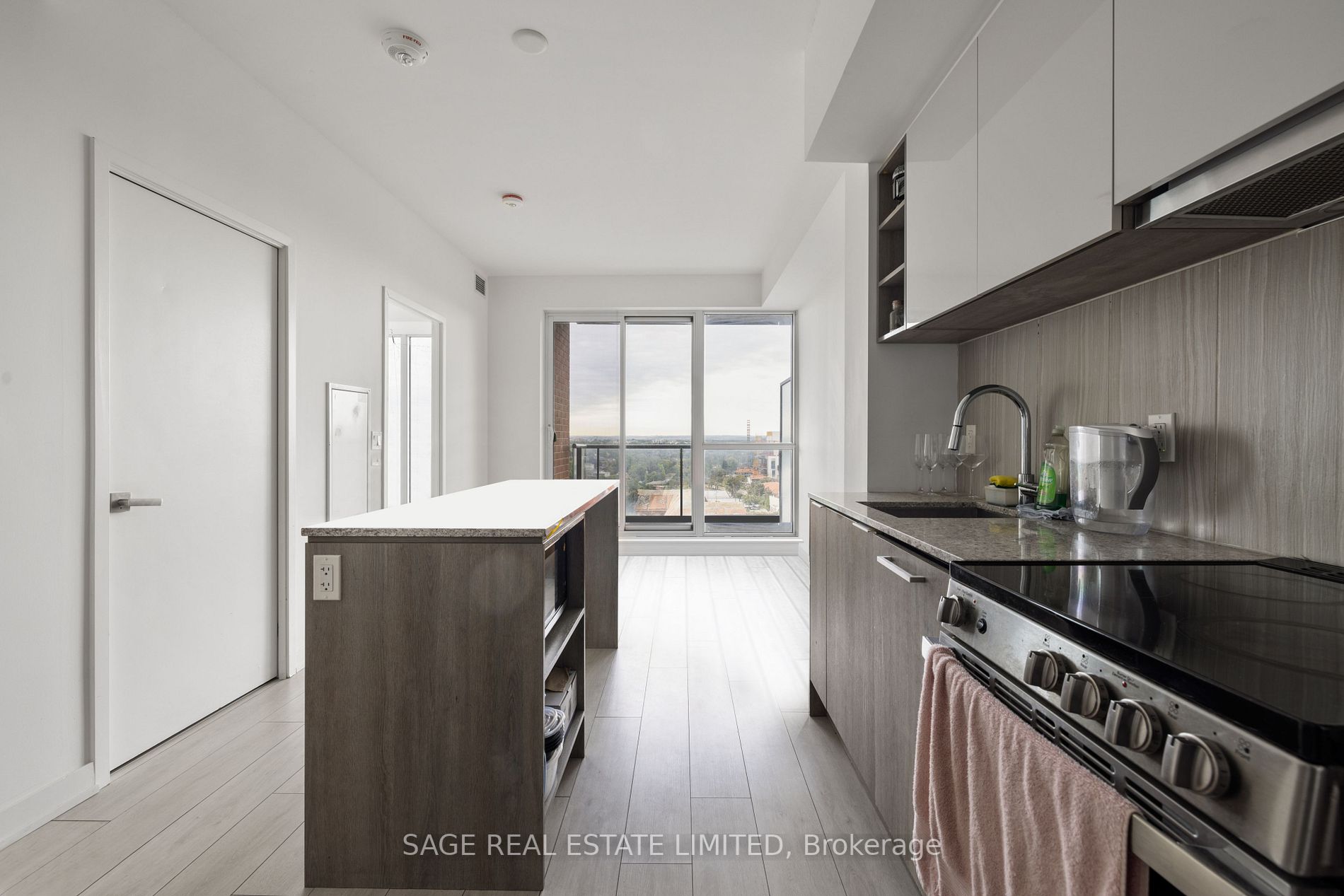 31 Tippett Rd, #1305