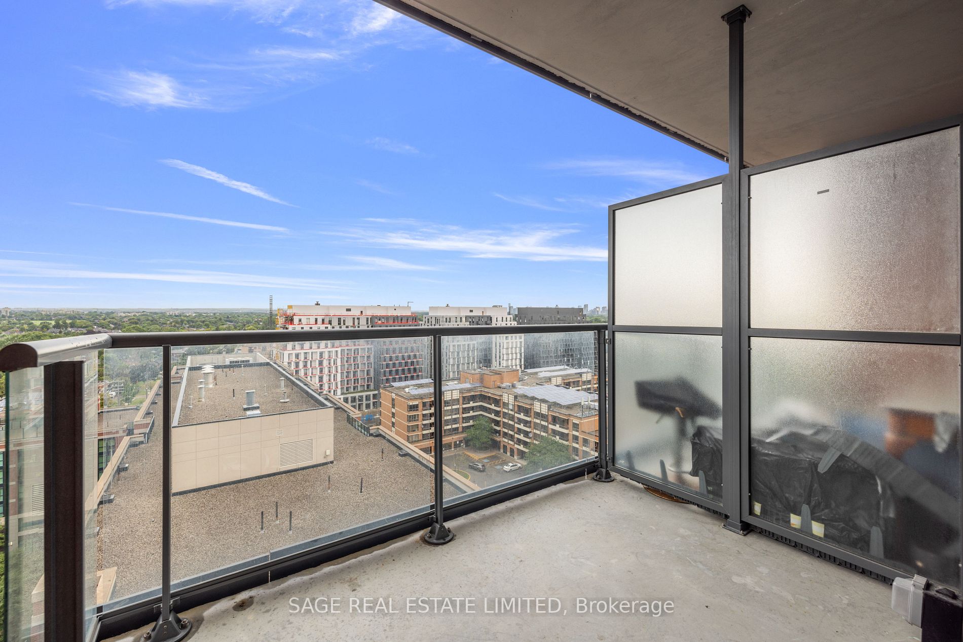 31 Tippett Rd, #1305
