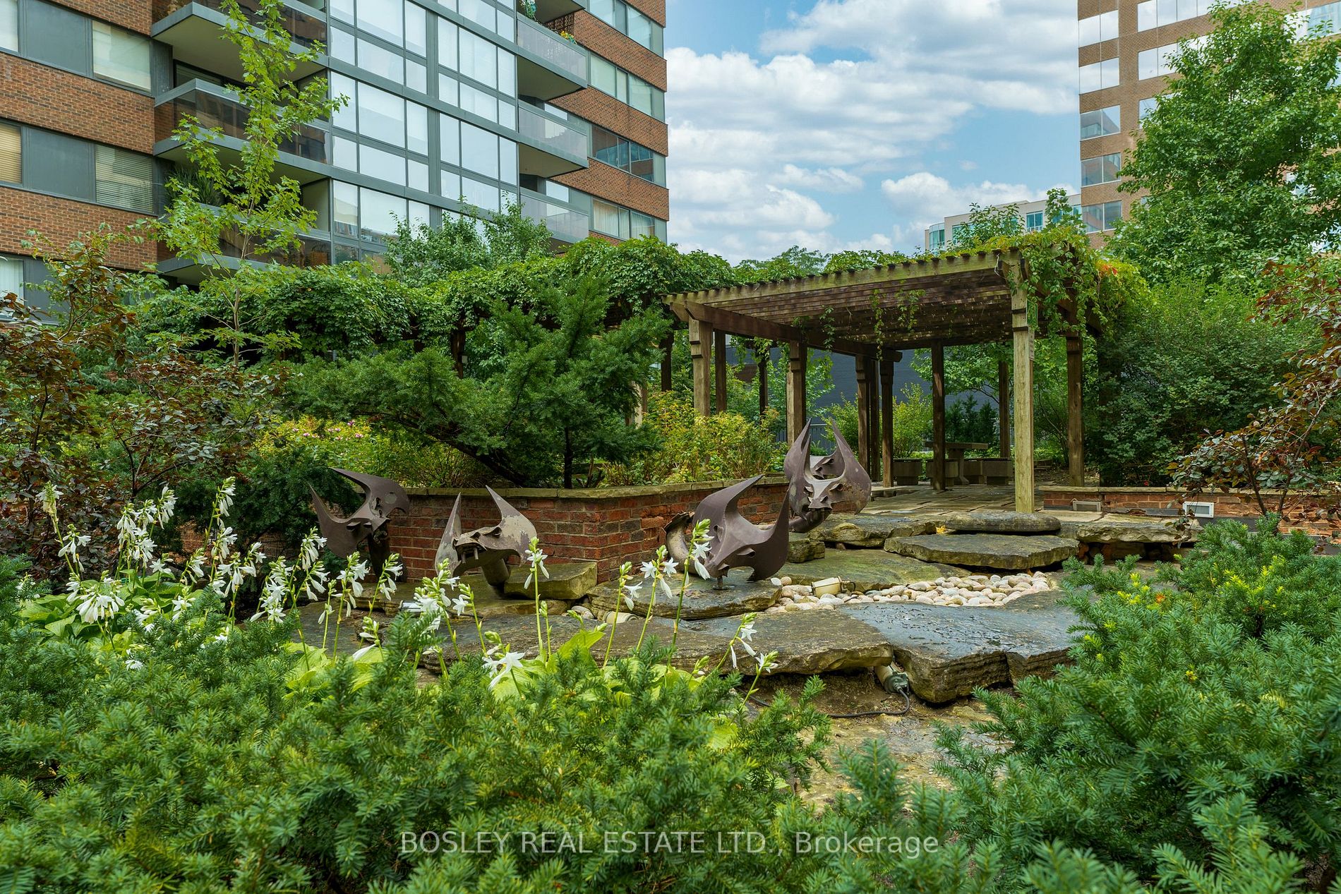 900 Yonge St, #1202