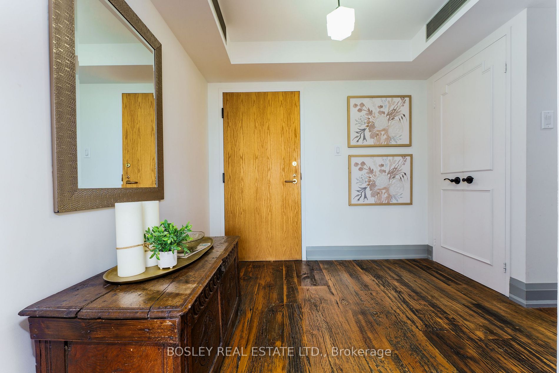 900 Yonge St, #1202