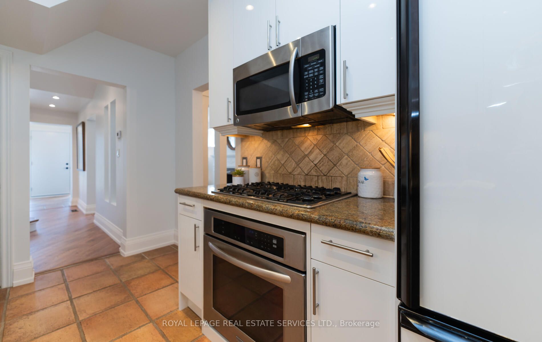 174 Woburn Ave