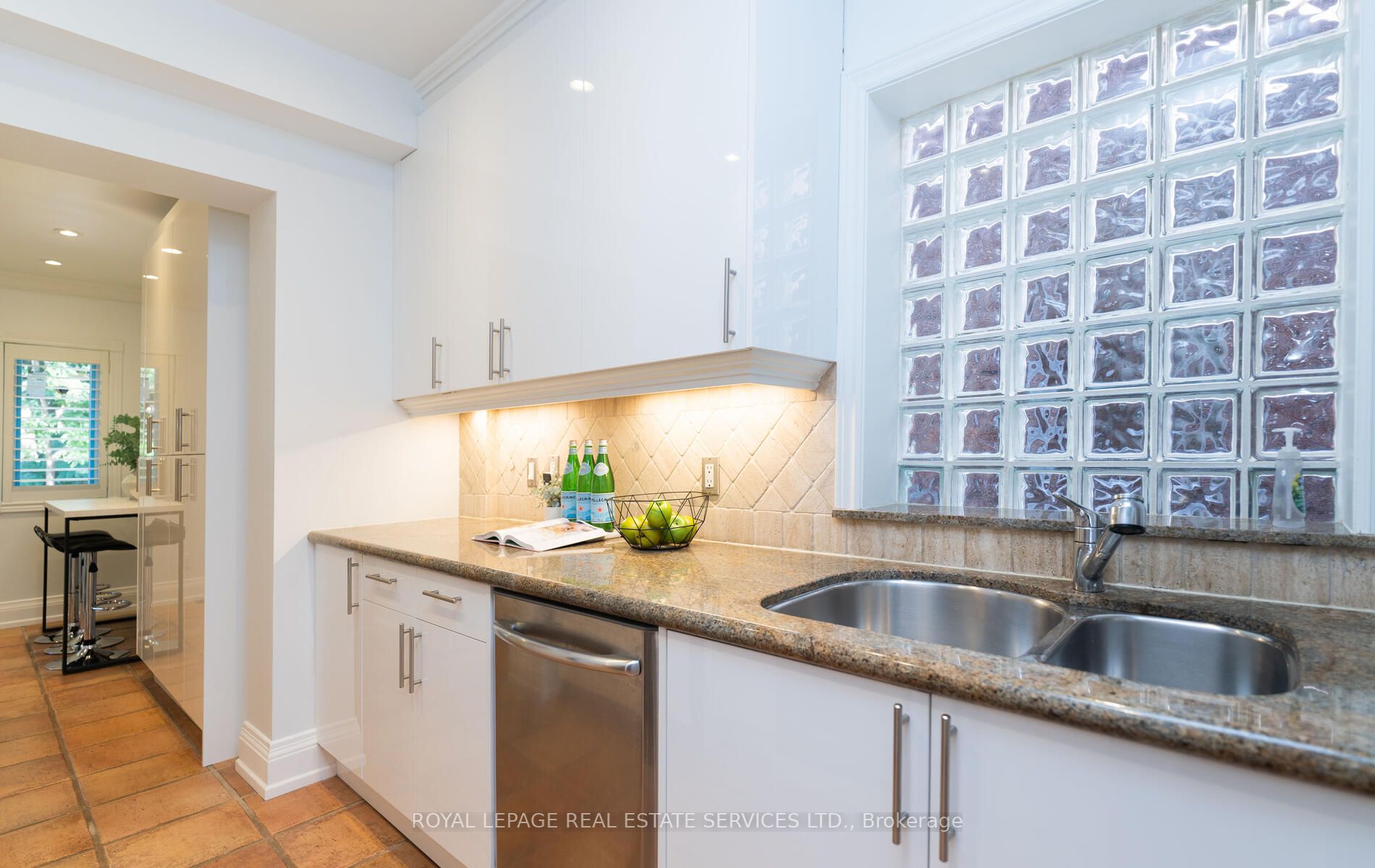 174 Woburn Ave