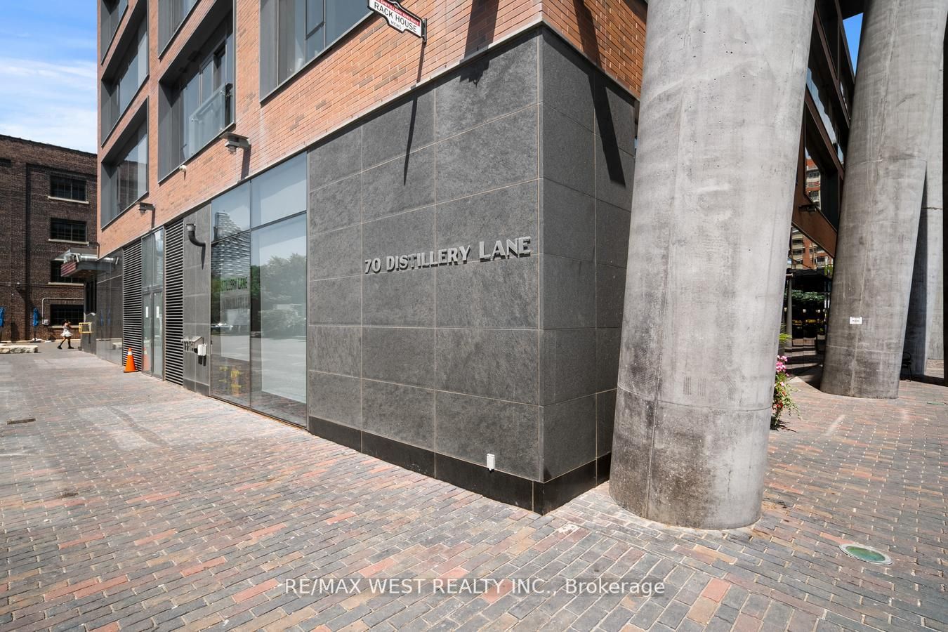 70 Distillery Lane, #1305