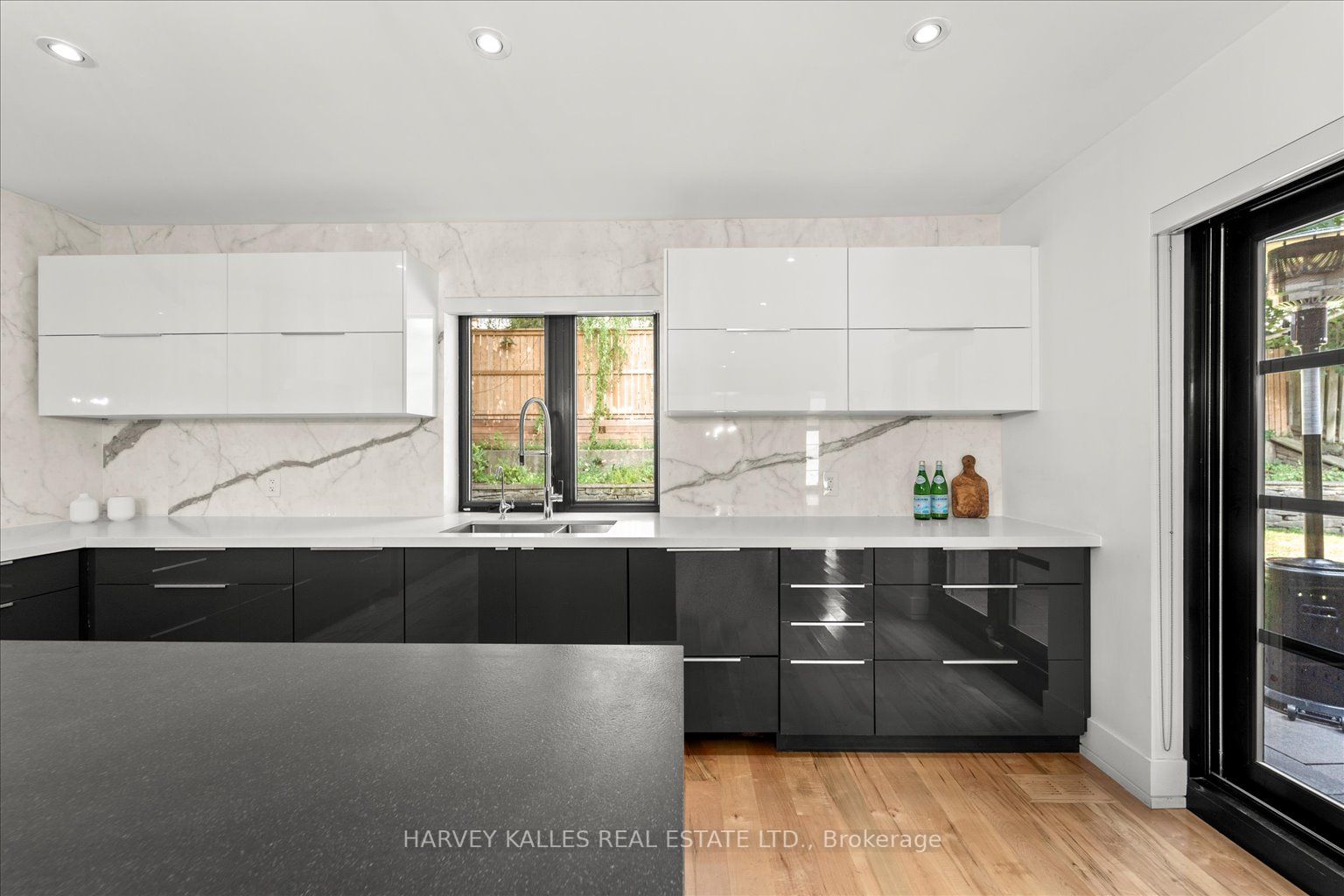 76 Ridelle Ave