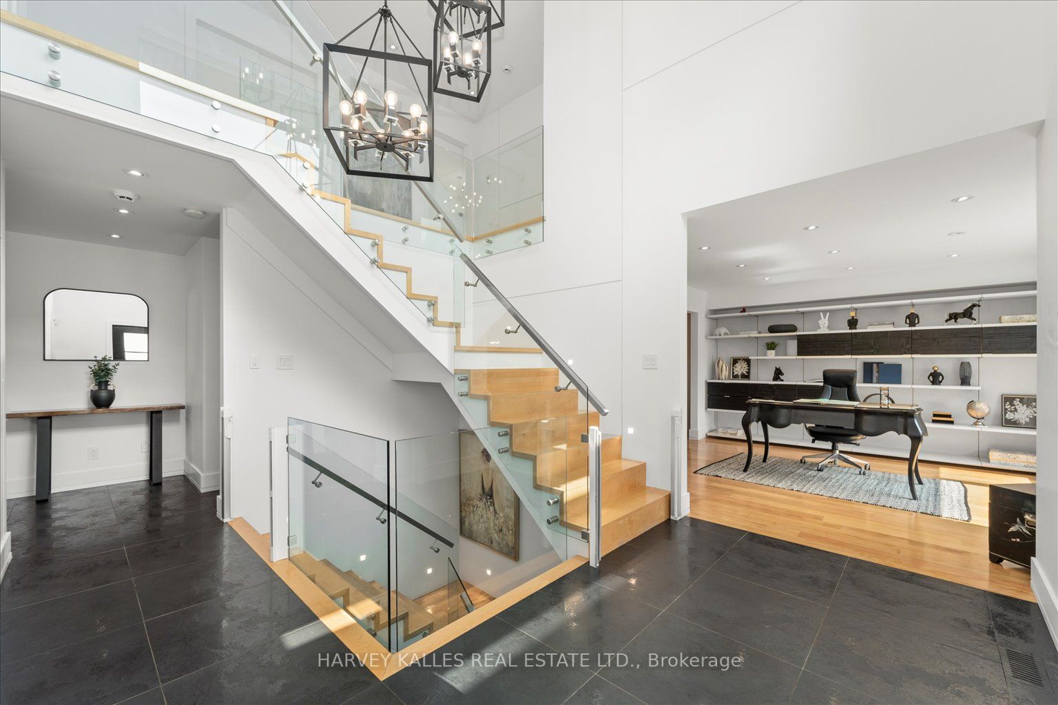 76 Ridelle Ave
