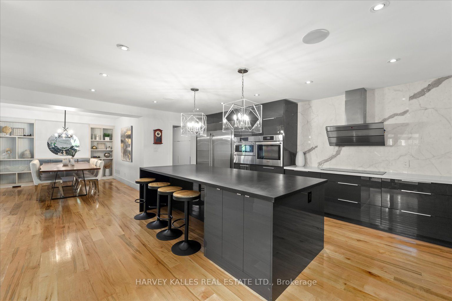 76 Ridelle Ave