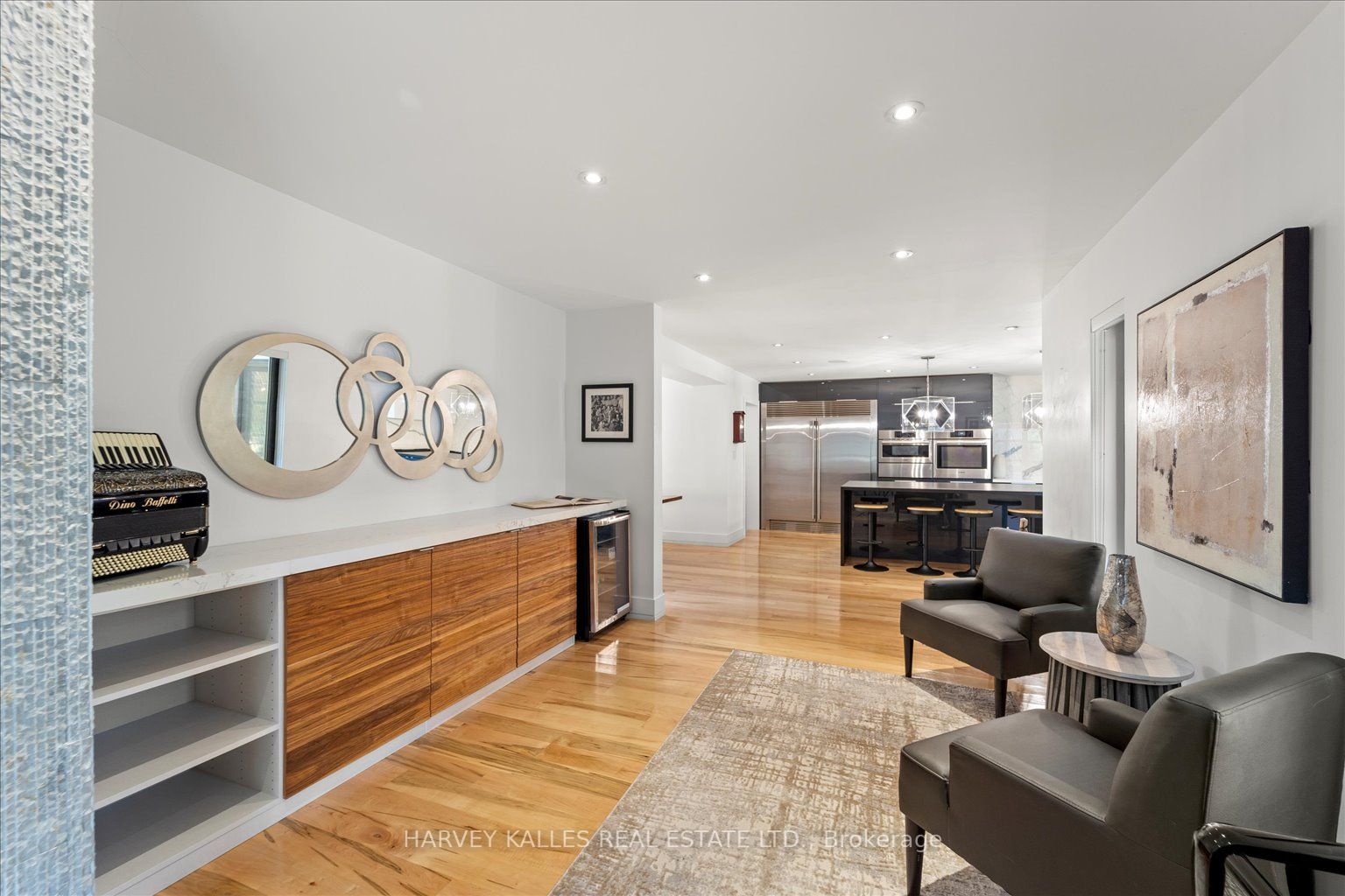 76 Ridelle Ave